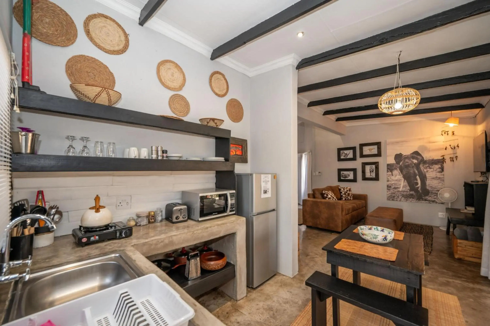 Foxy Crocodile Bush Lodge & Kruger Safari's - No Loadshedding