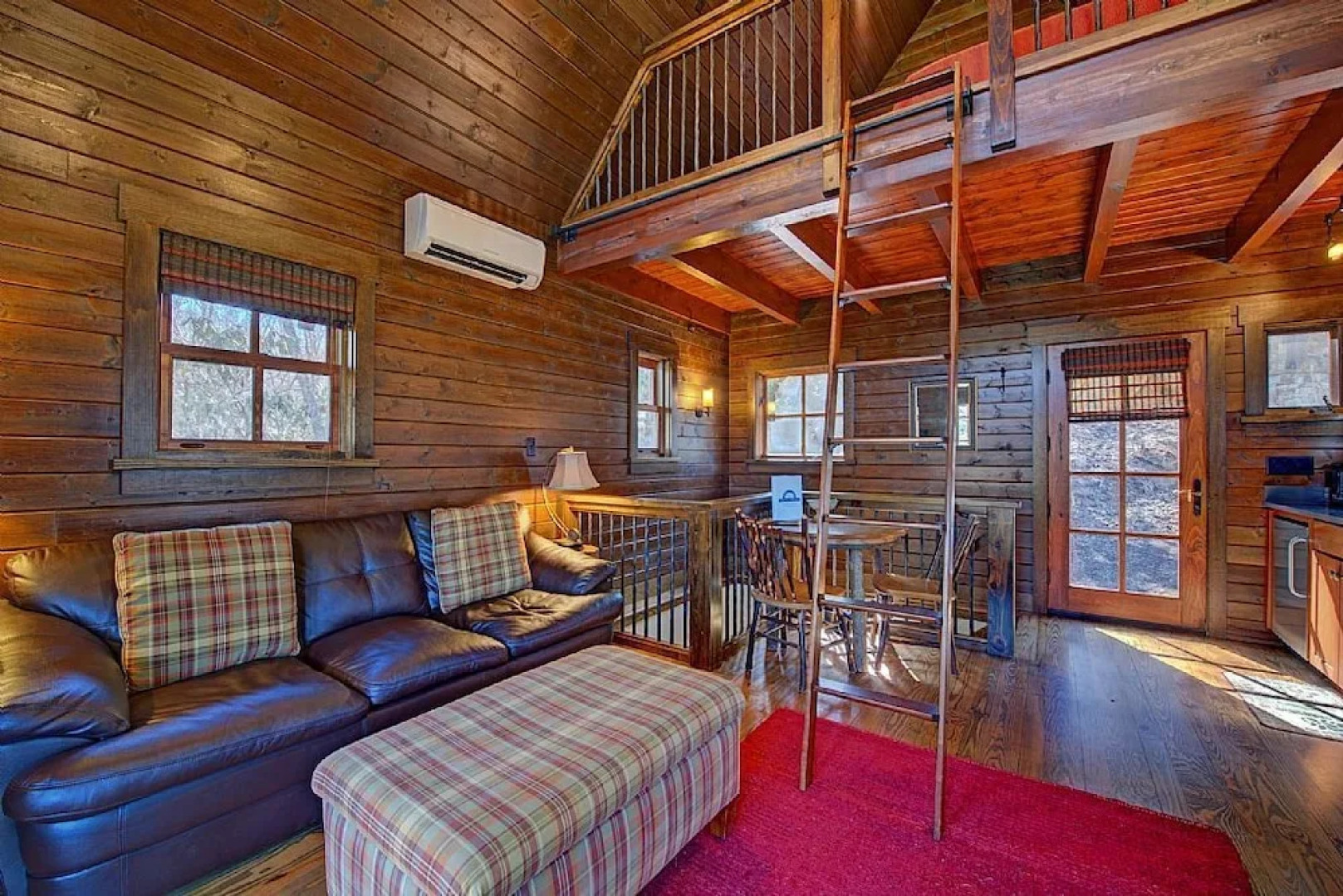 Woodpecker's Hollow - 1 Br Cabin