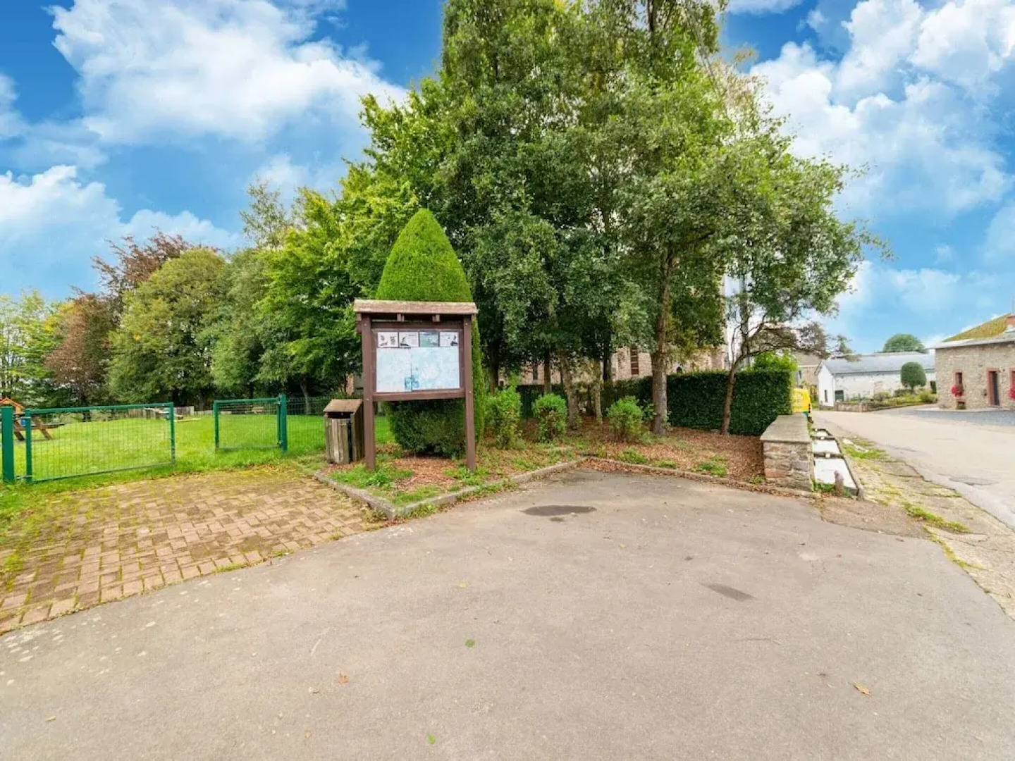 Holiday Home in Montleban With Sauna