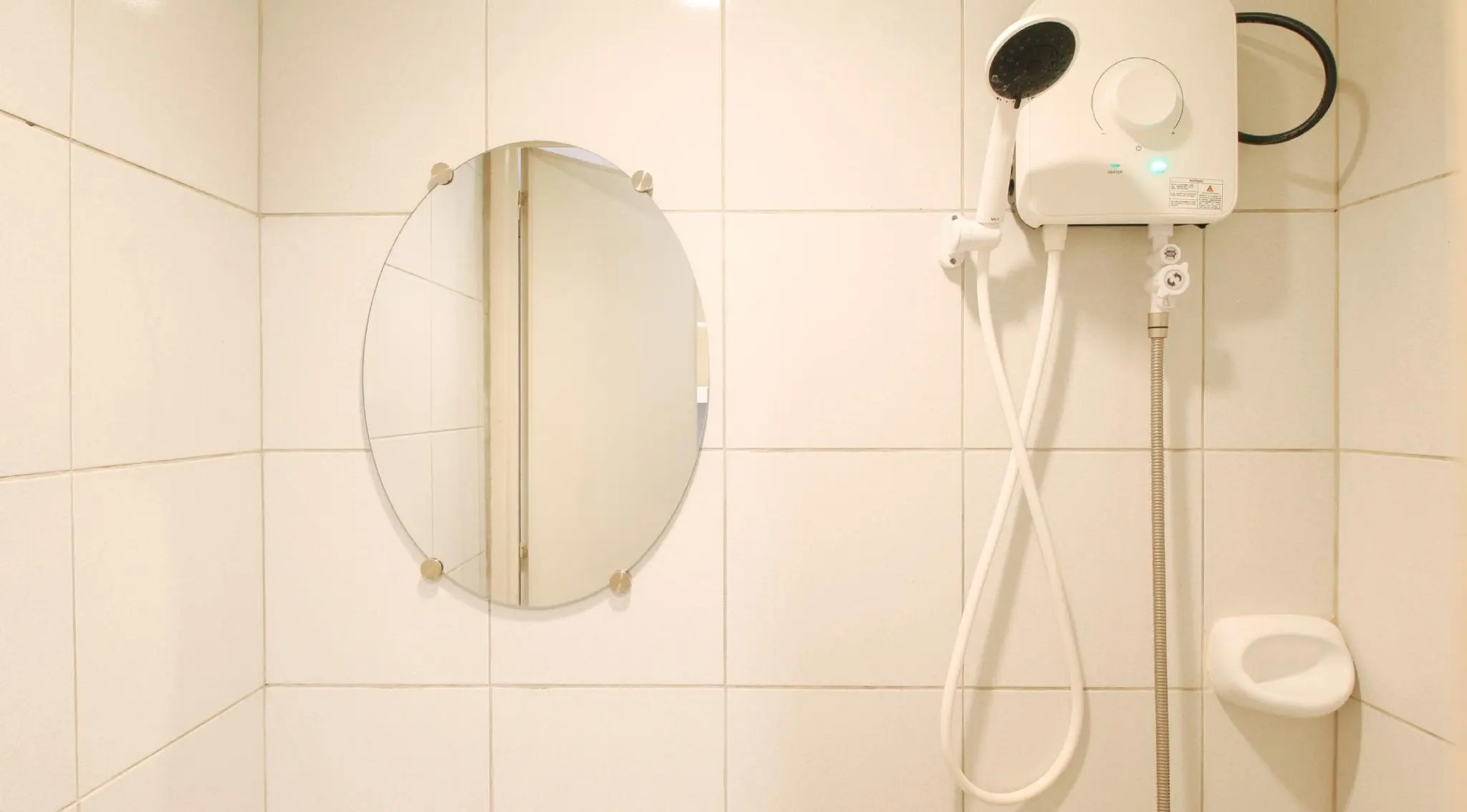 RedDoorz Plus @ Casareal Hotel