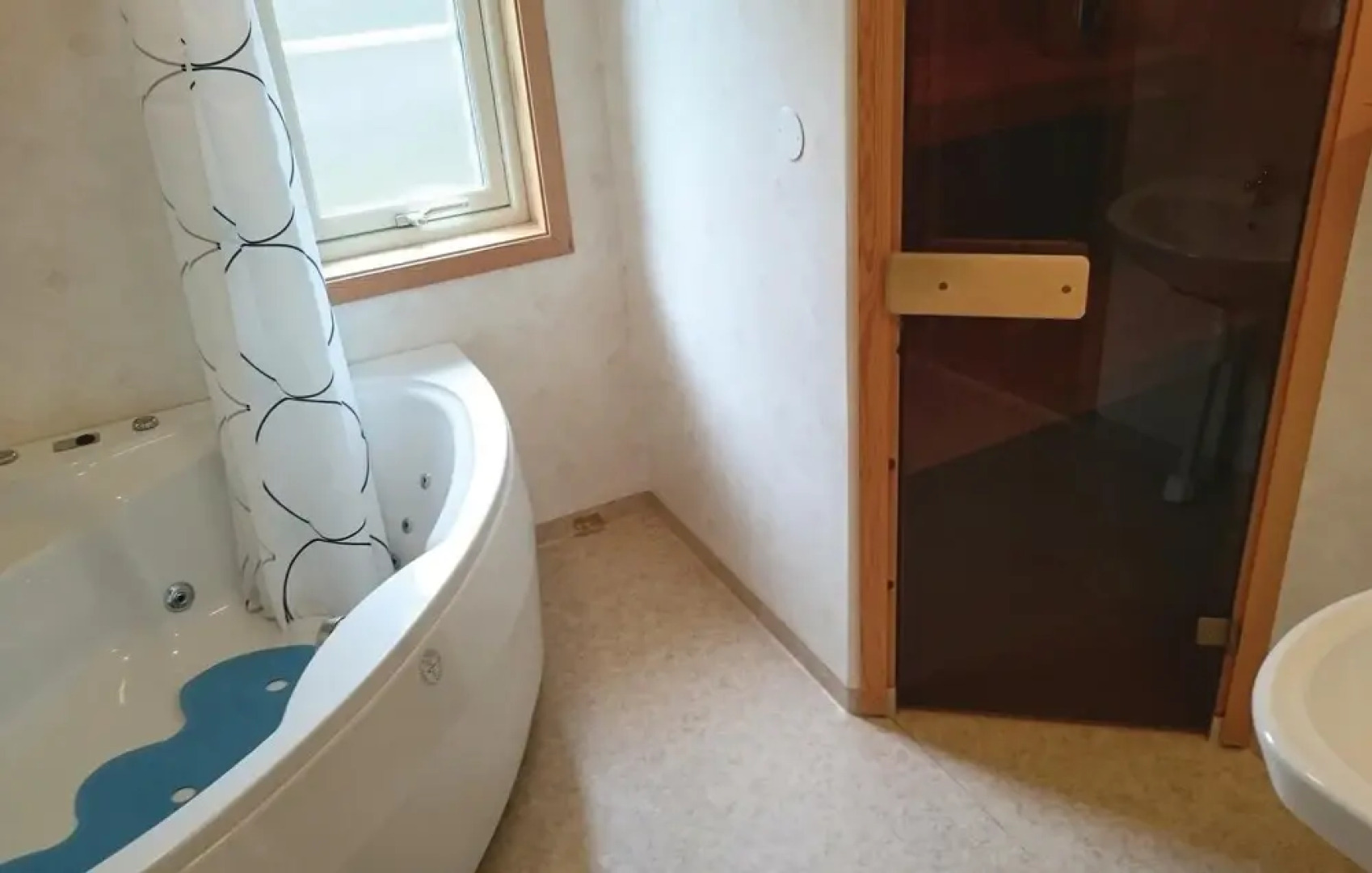 Amazing Home in Fjällbacka With 4 Bedrooms, Sauna and Wifi