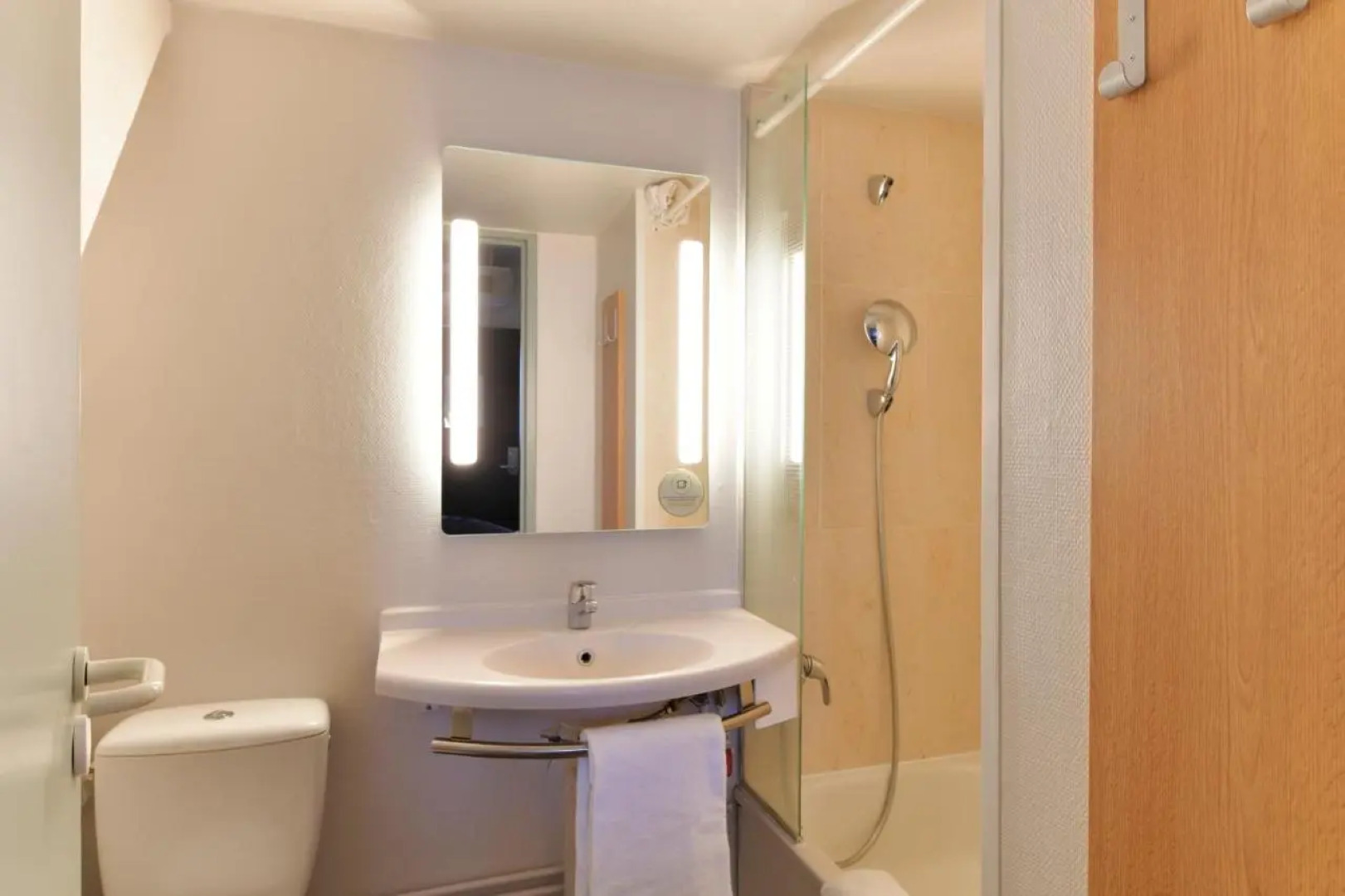 B&B HOTEL Clermont-Ferrand Le Brézet Aéroport