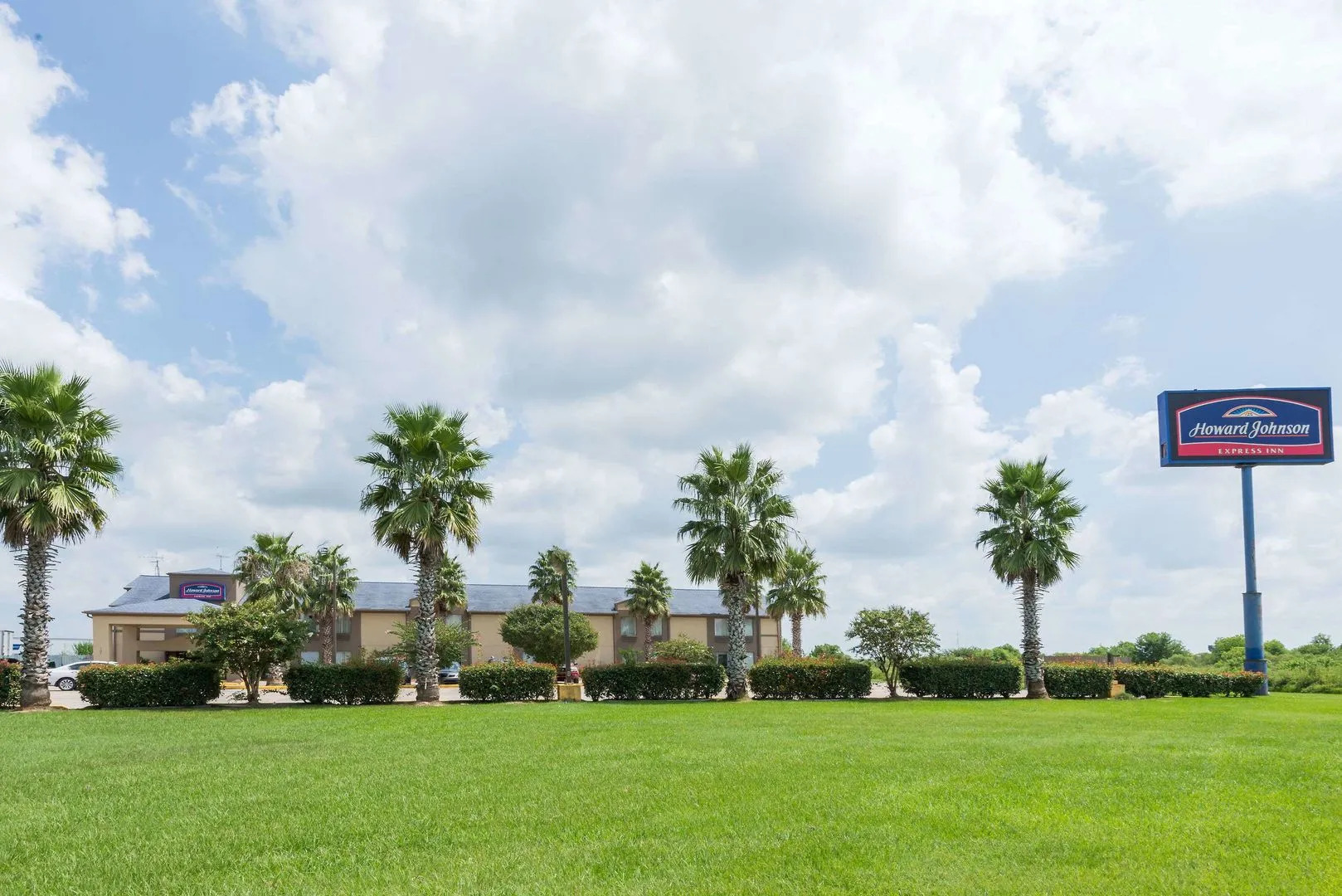 Baymont by Wyndham Iowa Lake Charles