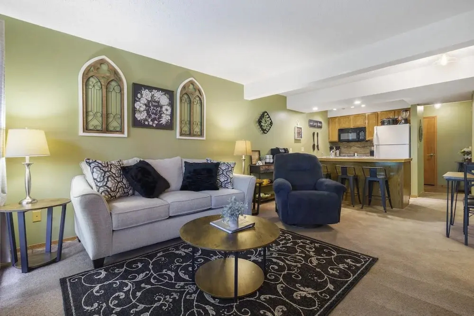 The Circle Retreat Duo