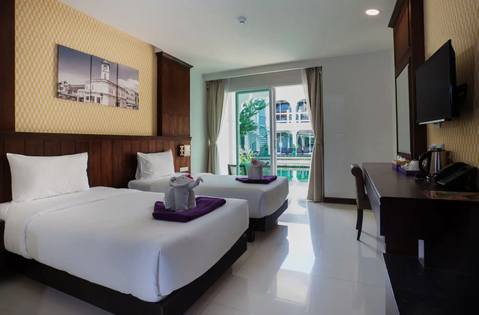 Supicha pool access hotel