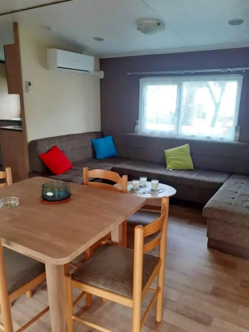 Bungalow with 4 Bedrooms in la Tremblade, with Pool Access And Furnished Terrace - 1 Km From the Beach