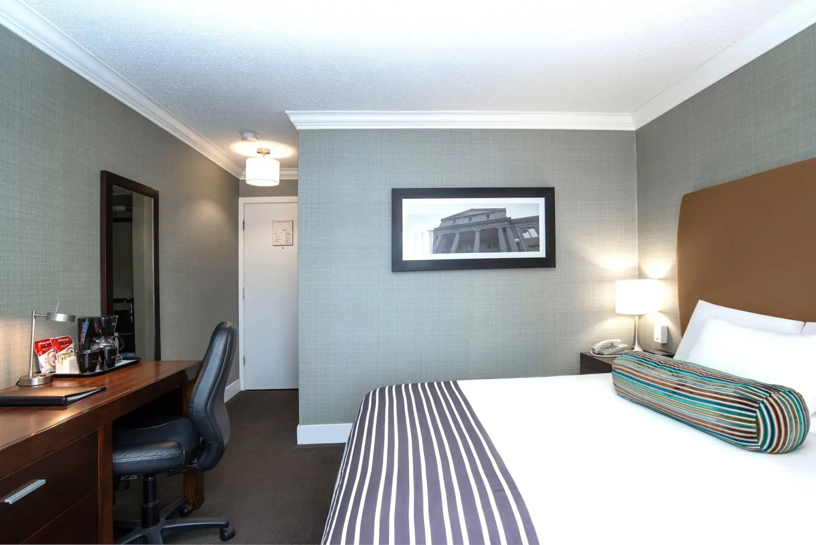 Sandman Hotel Vernon