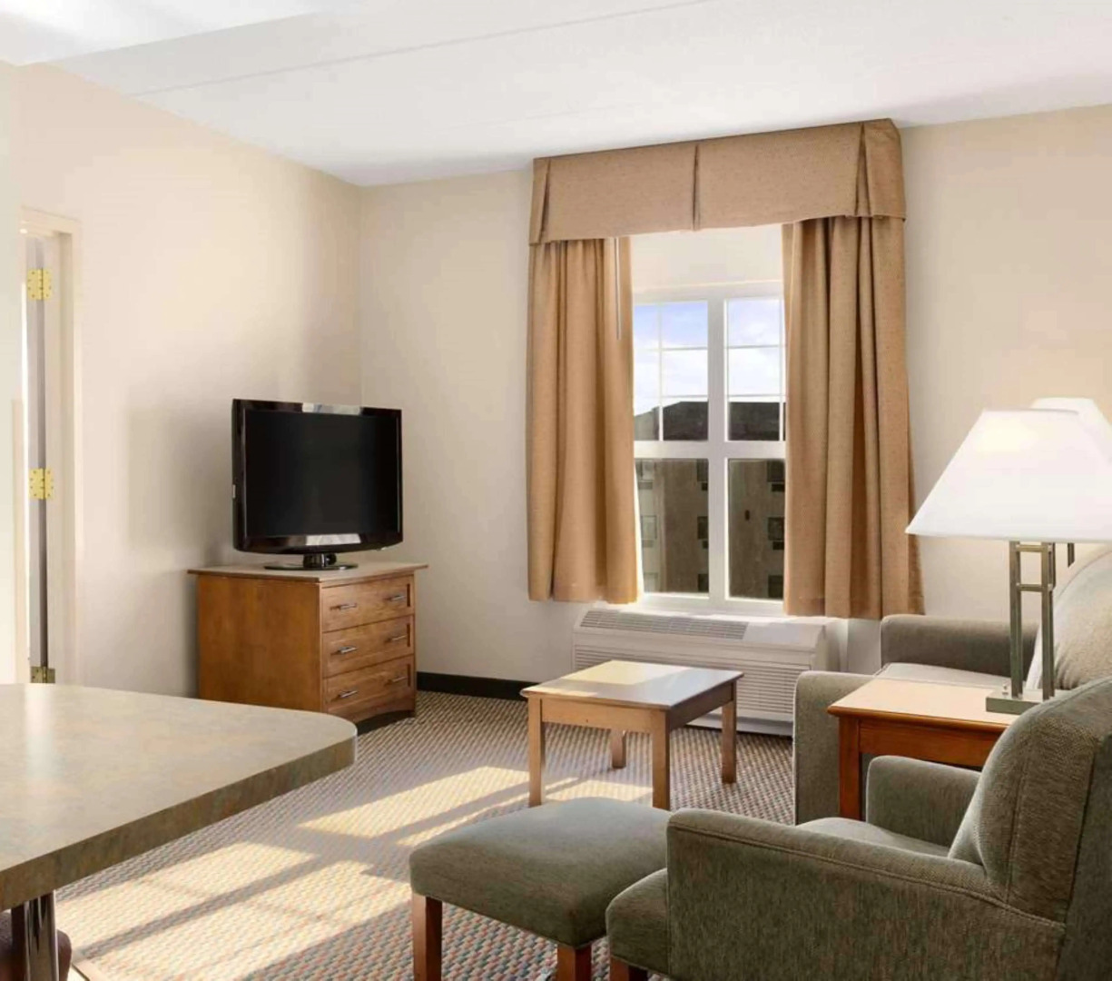 Hampton Inn & Suites Providence/Warwick-Airport