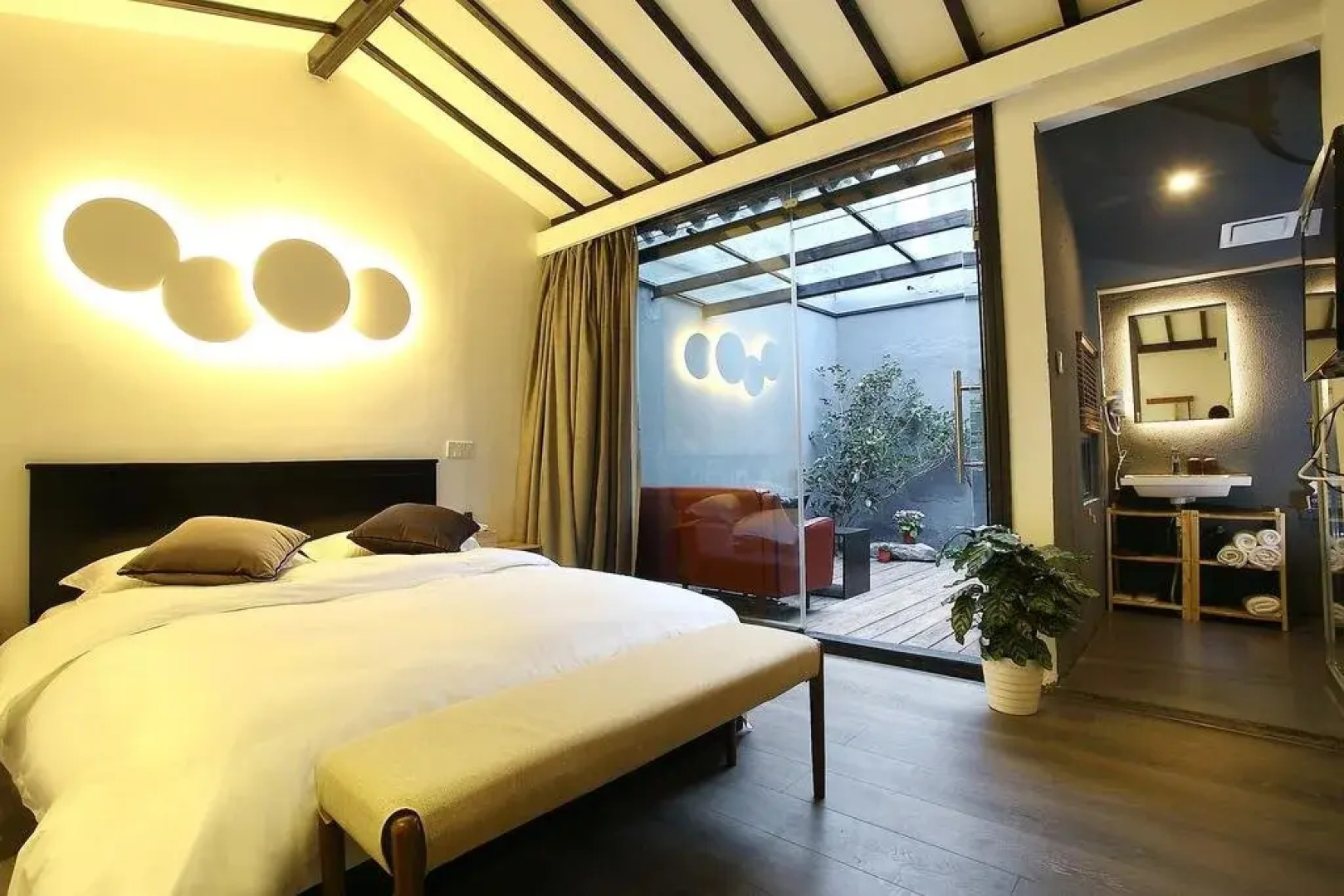 Xitang Hua Tian Hotel