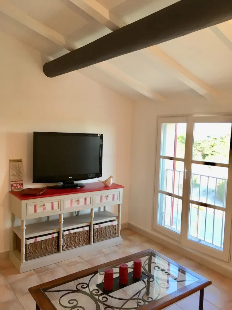 Apartment With one Bedroom in Maussane-les-alpilles, With Pool Access,