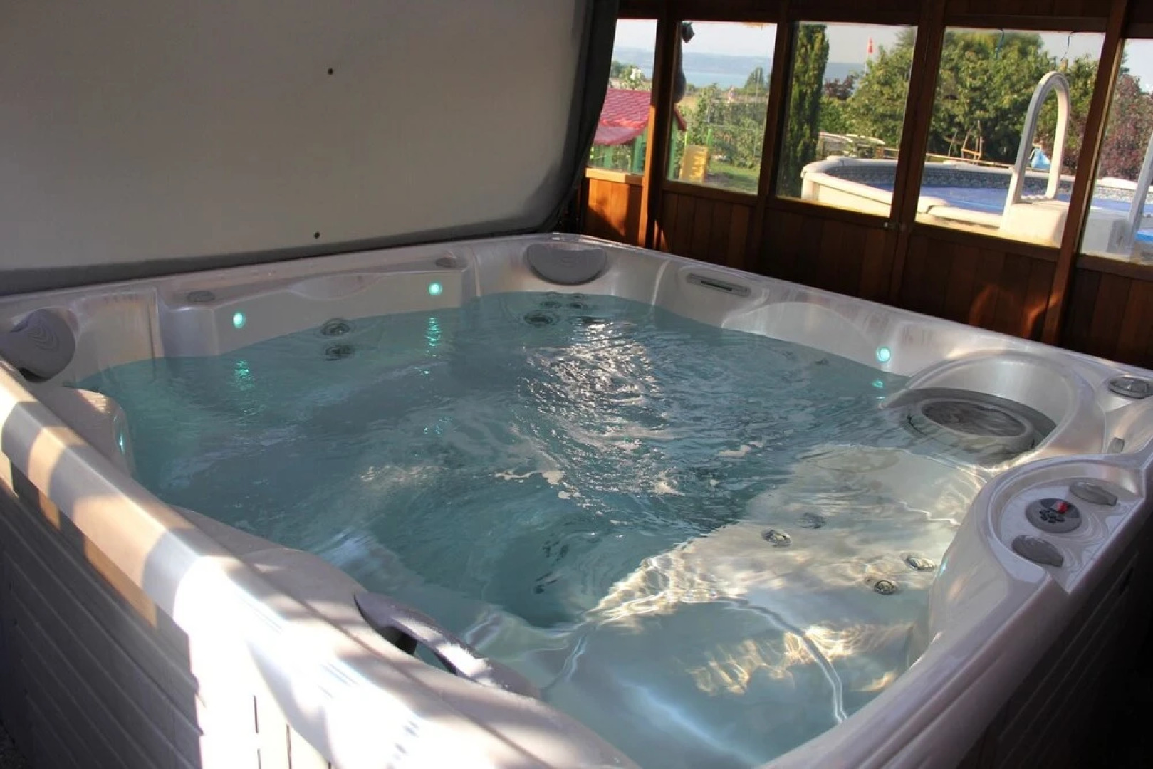 Studio in Bevaix, With Pool Access, Enclosed Garden and Wifi