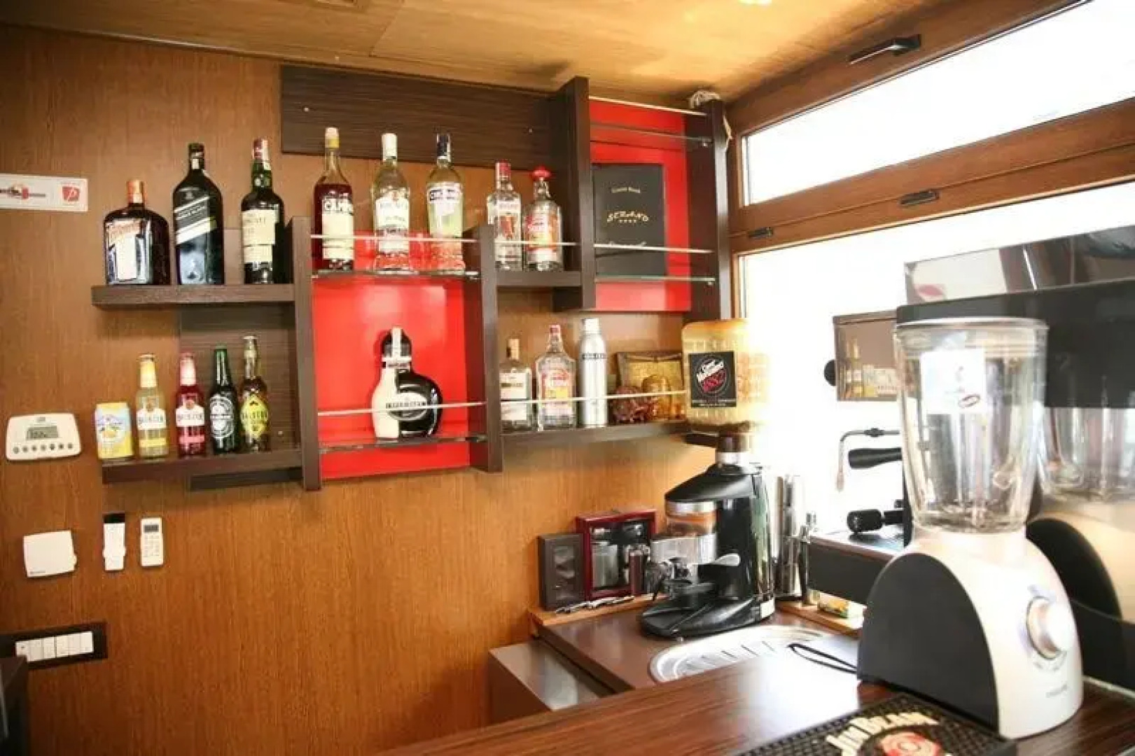 Hotel Plutitor SERANO