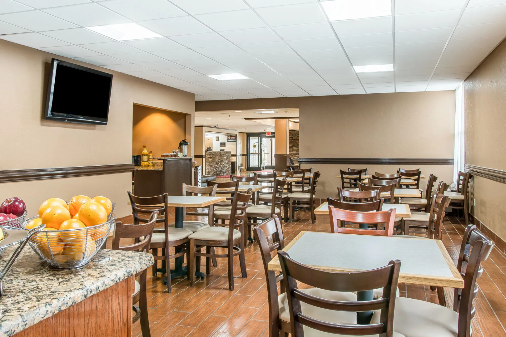 Clarion Inn & Suites Grand Rapids Airport