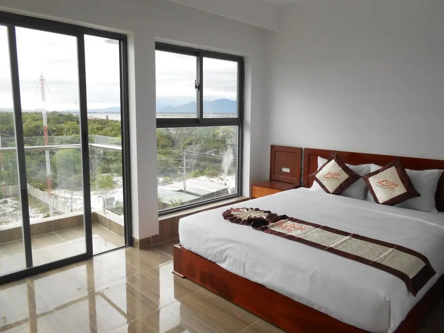 White Sand Cam Ranh Hotel