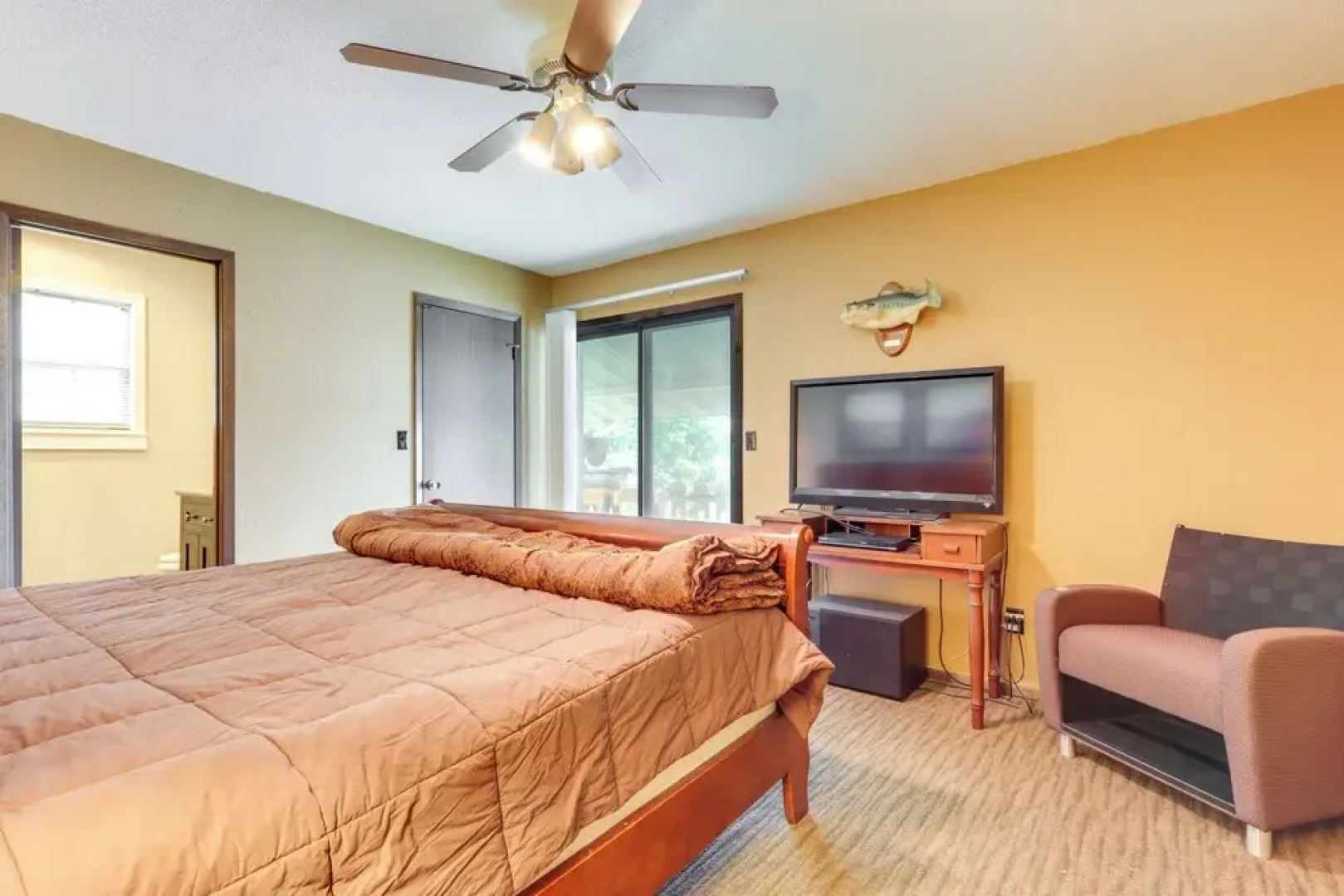 Deck & Boat Dock: Lakefront Getaway in Camdenton