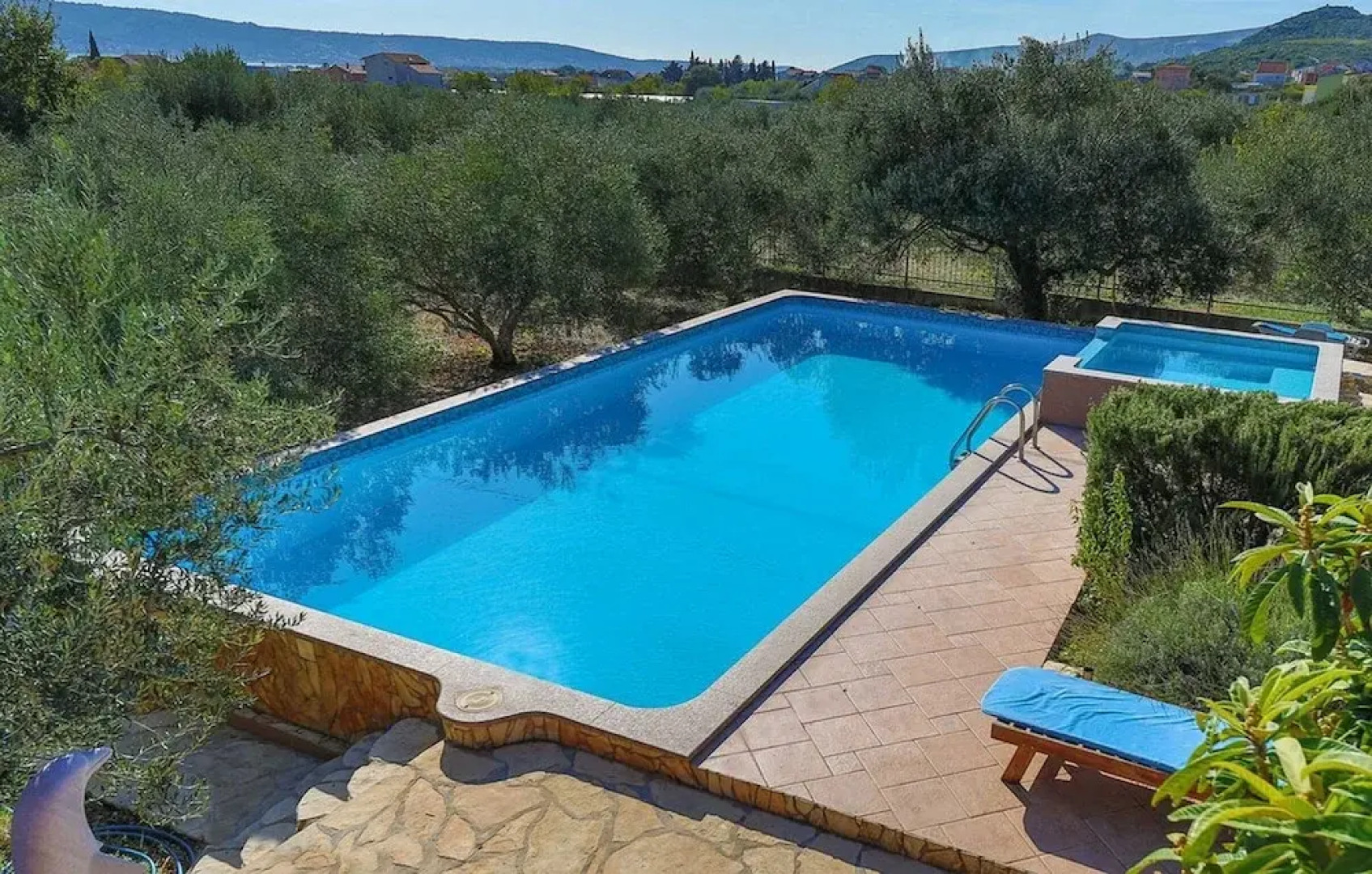 Picturesque Escape Holiday Home With Pool and Sauna