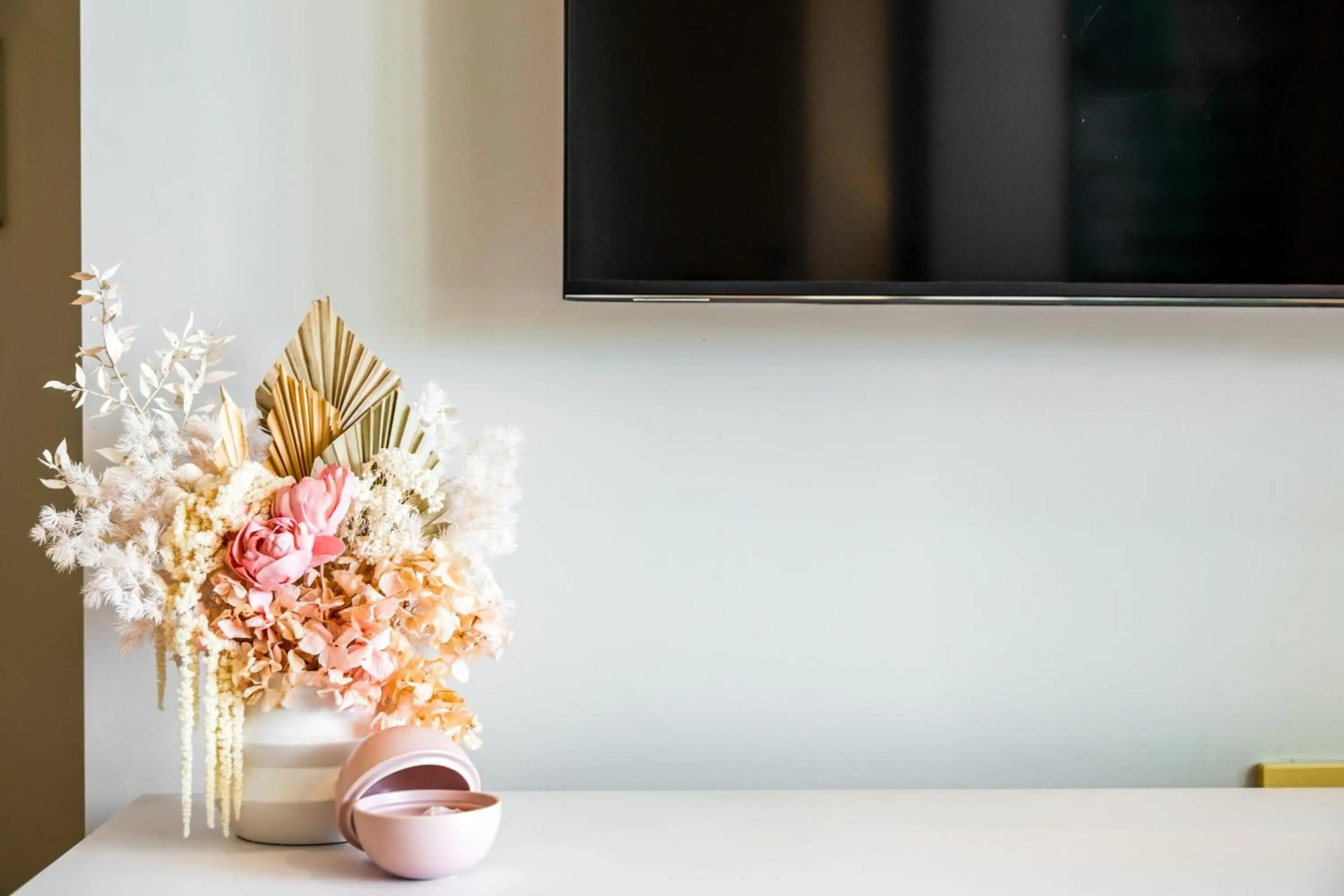 Central Kings Beach 2 BR APT w Pool and Spa access