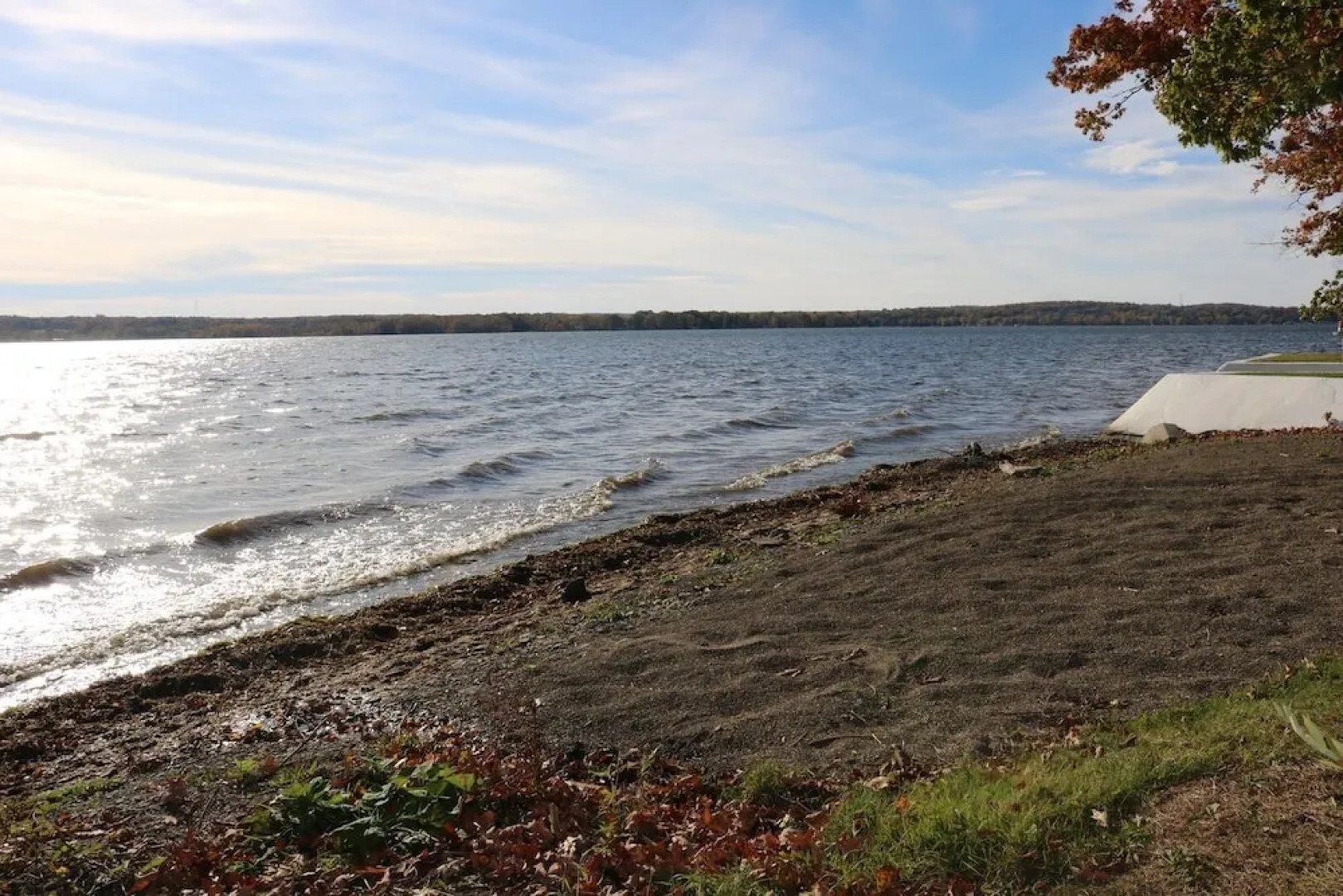 4757 Whiteside 6 Bedroom Home