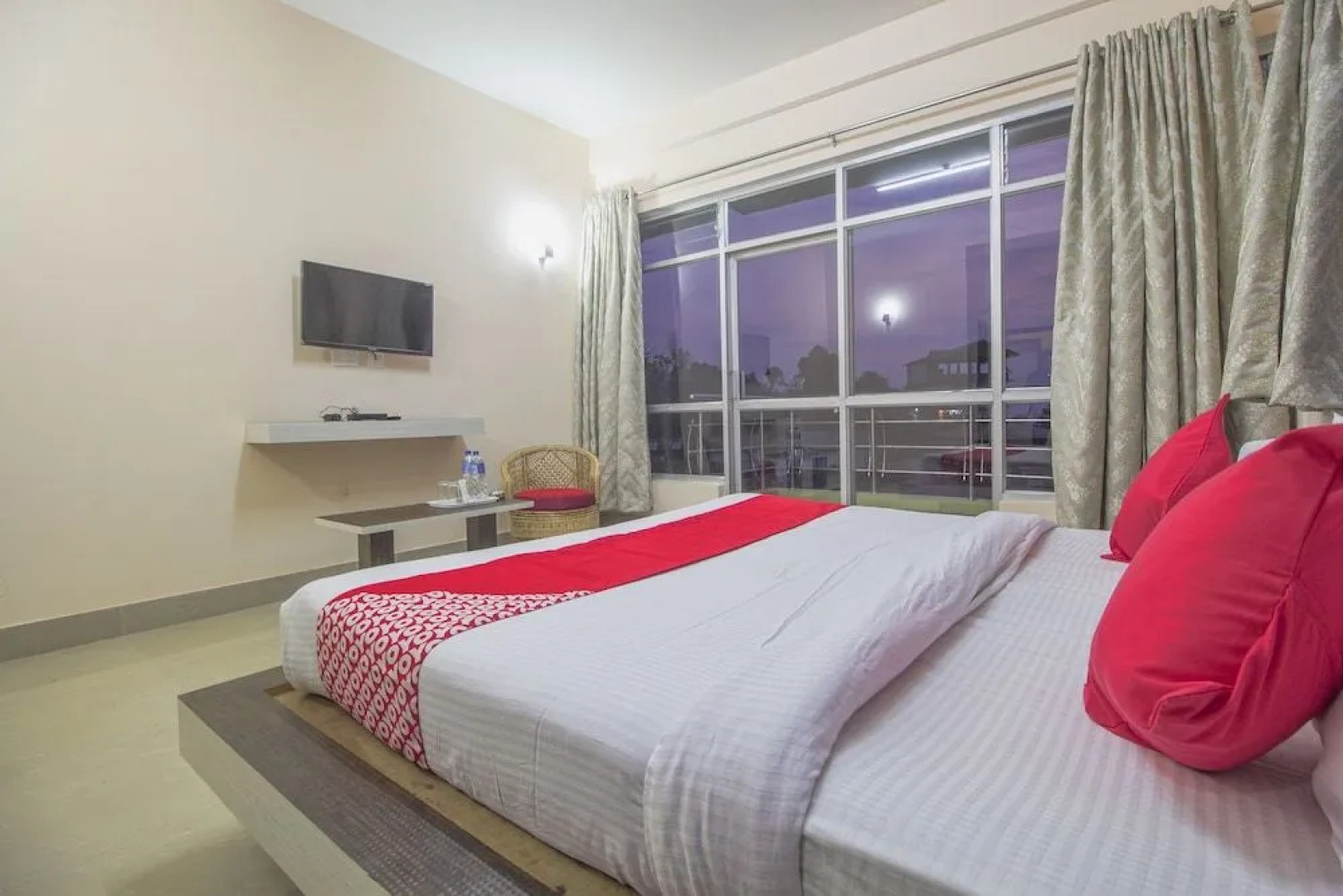 OYO 28084 Hotel Pangolin