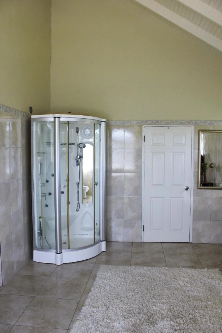 Retreat Guesthouse Luxury Suites