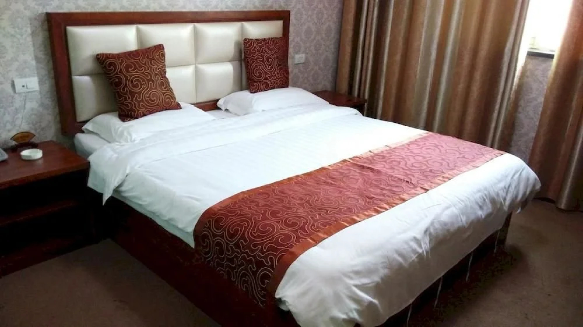 Yanshi 7 Star Express Hotel