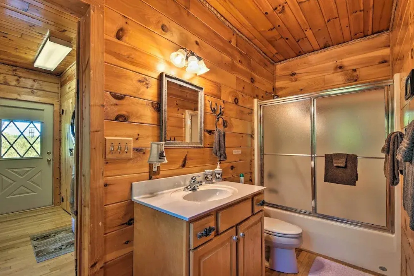 Cozy Trenton Cabin w/ Spa ~ 15 Mi to Lookout Mtn!