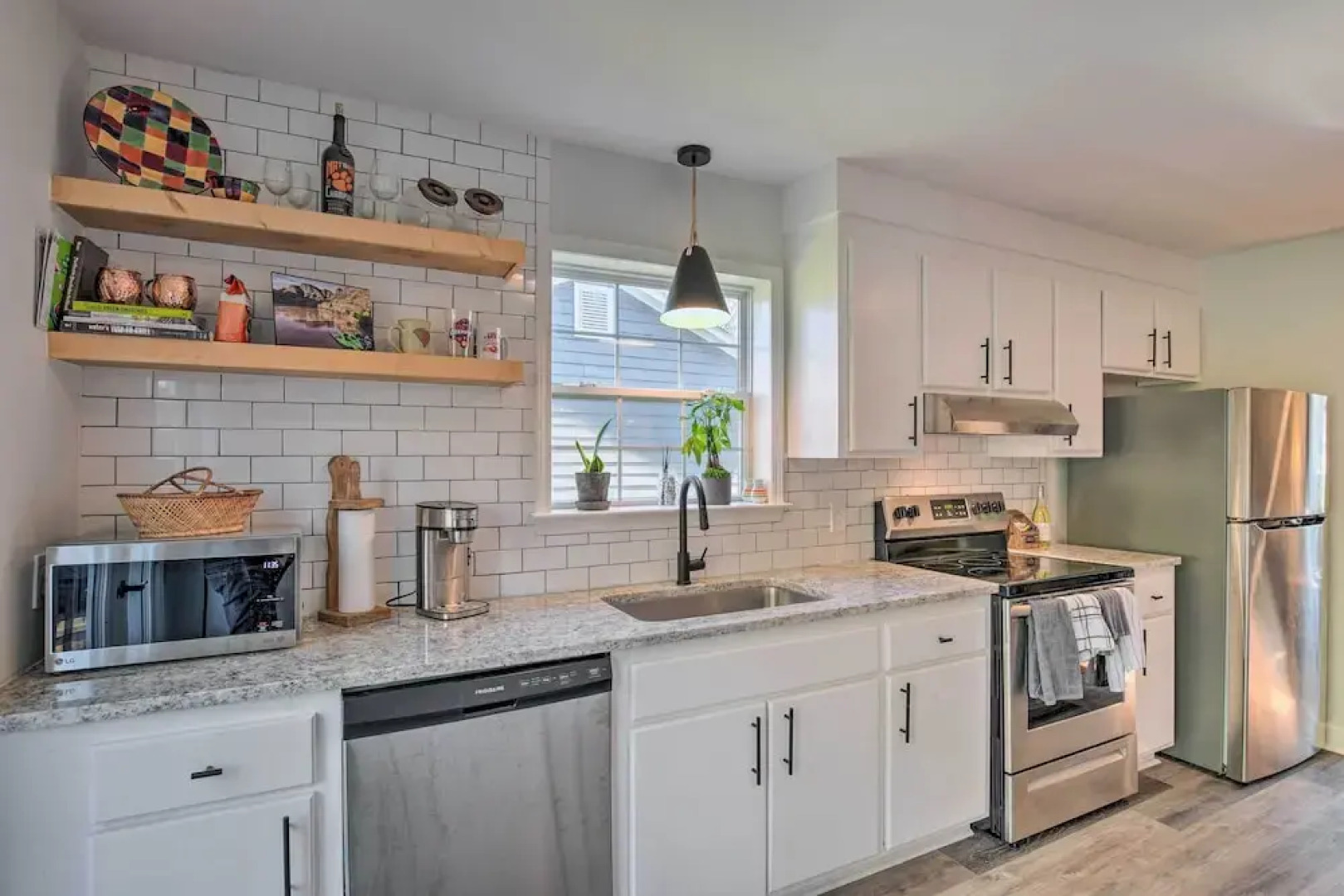 Pet-friendly Greenville Dwelling ~ 2 Mi From Dtwn!