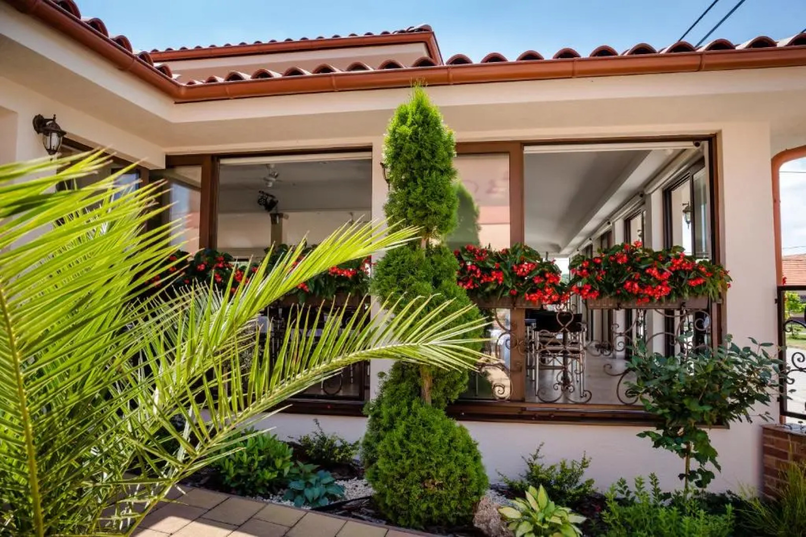 Corvin Pension And Restaurant