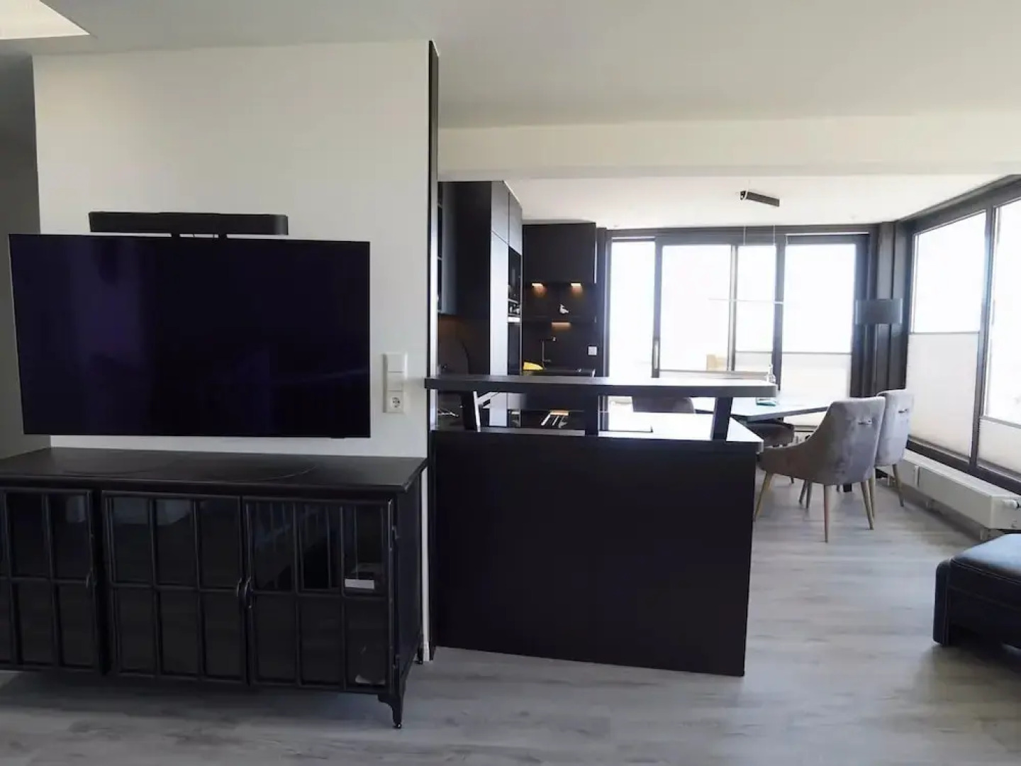 Penthouse by North Sea With Pool and Sauna