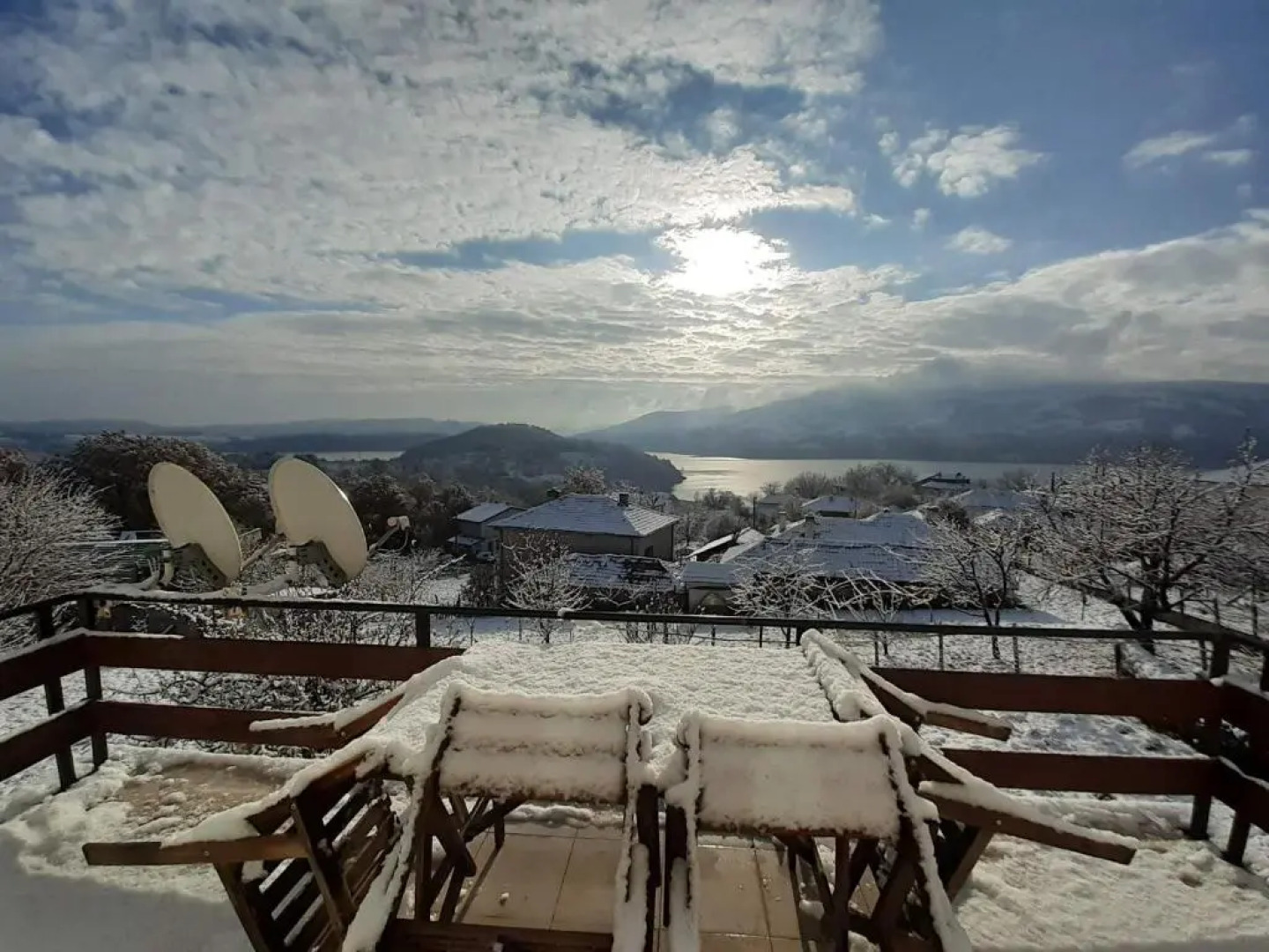 Mihaela Lake Retreat