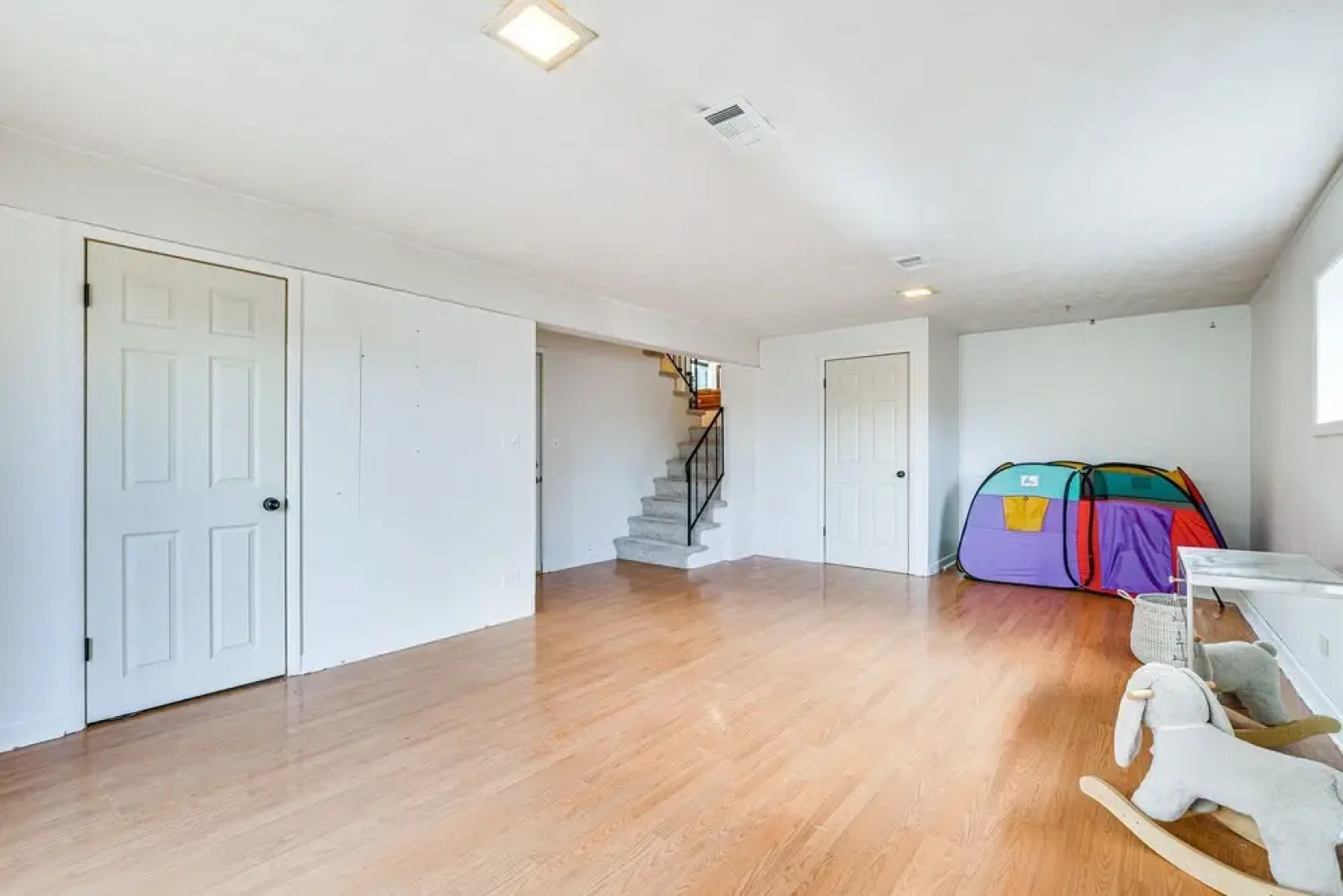Family-friendly Villa Park Home: 16 Mi to Chicago!, Villa Park