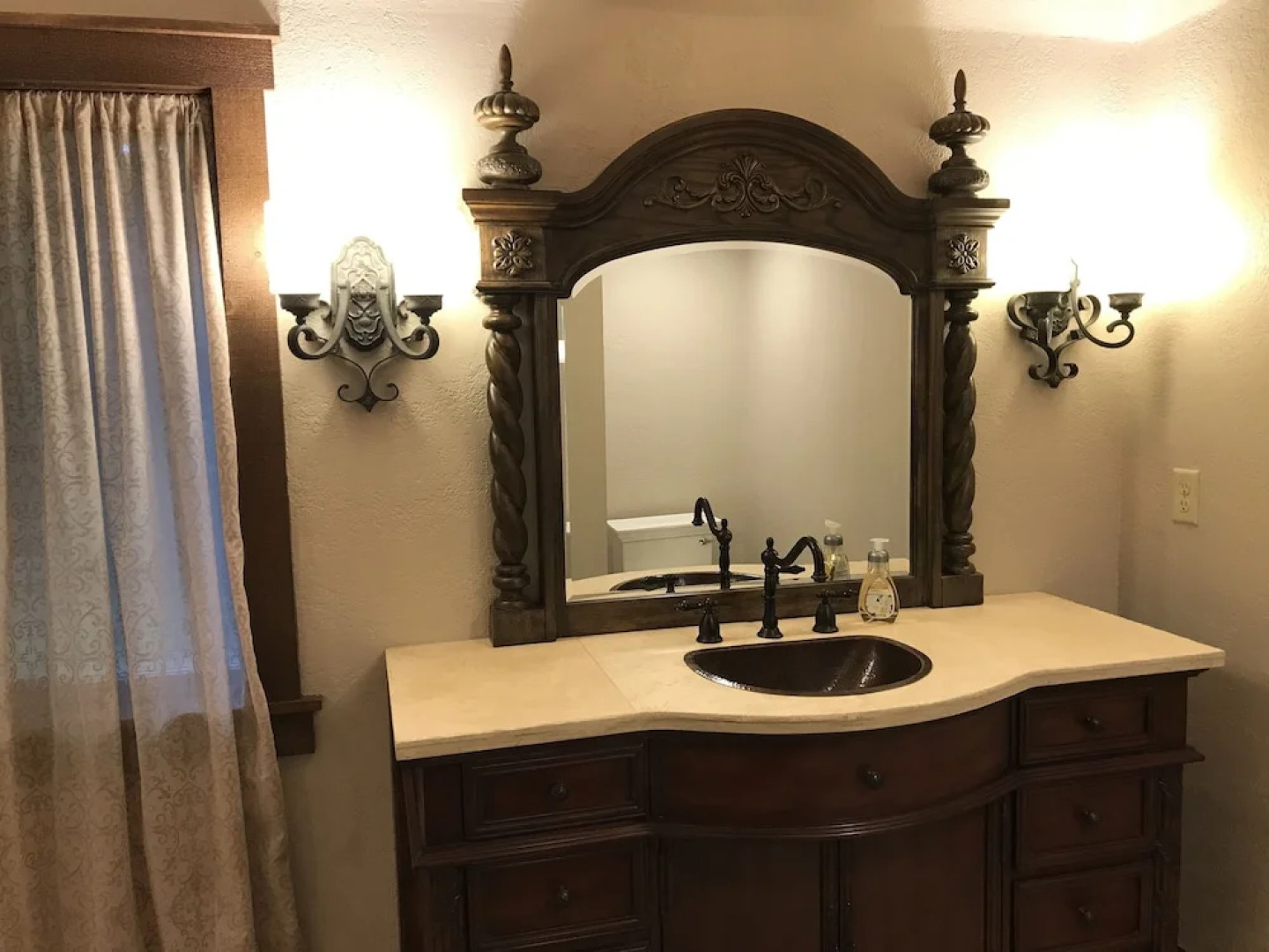 HIGHLANDS CASTLE overlooking Lake George.. plus 2 other Castles!