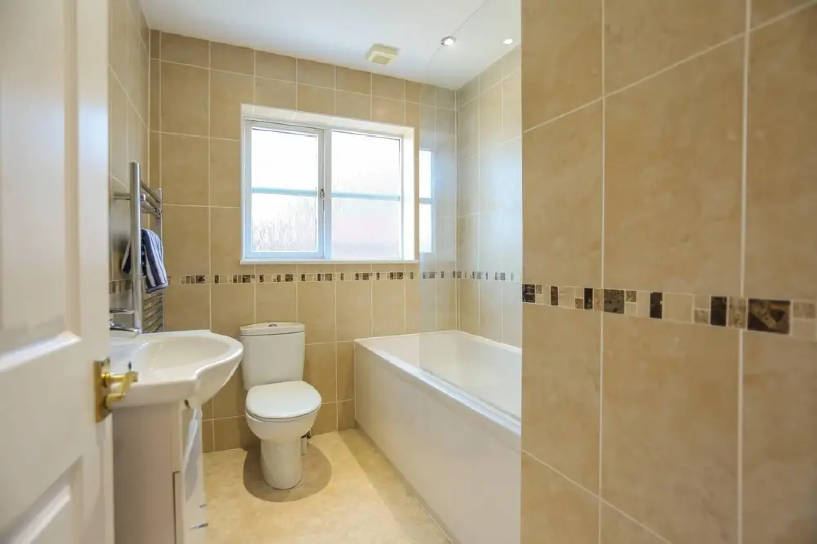 Seascape - 4 bed Home in Bracklesham Bay