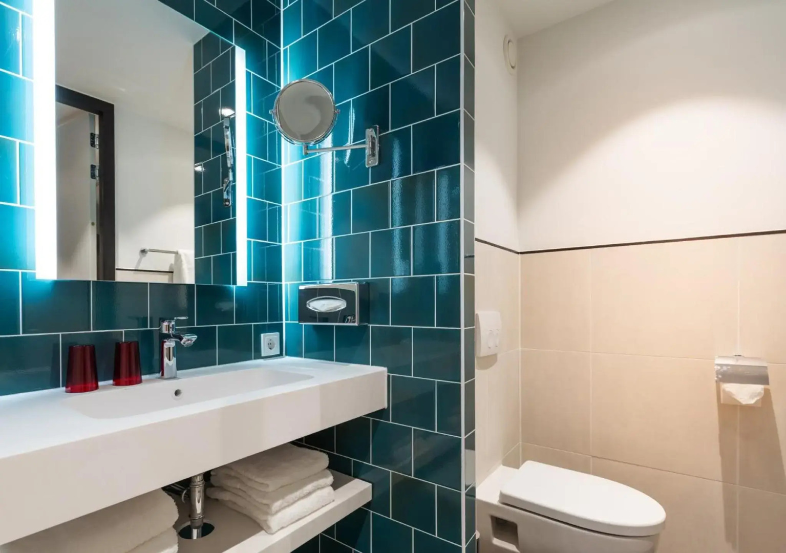 Holiday Inn - the niu, Fender Amsterdam by IHG