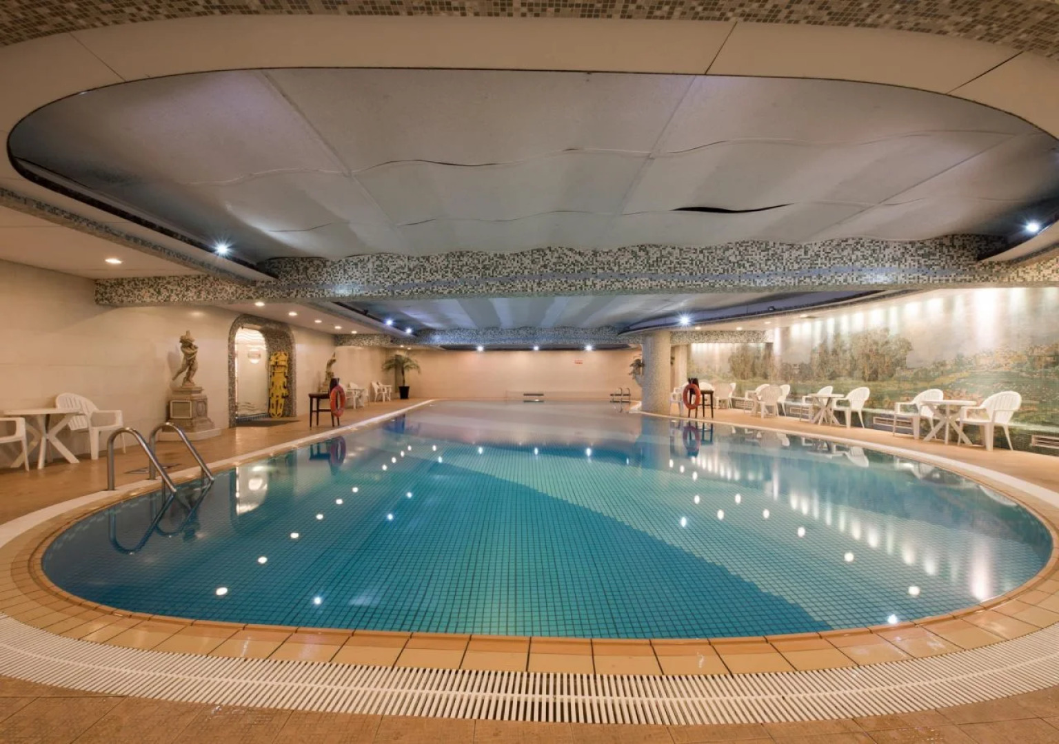 Regal Shanghai East Asia Hotel