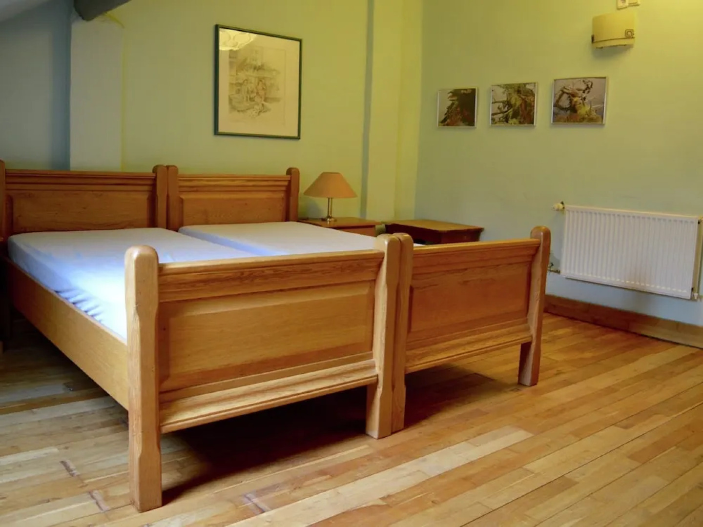 Spacious Holiday Home With Sauna in Celles-sur-plaine