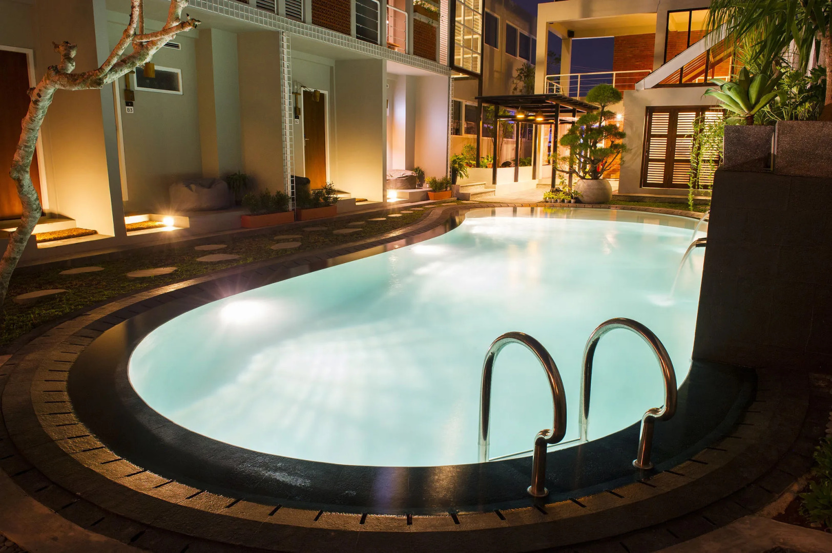 Lokal Hotel & Restaurant