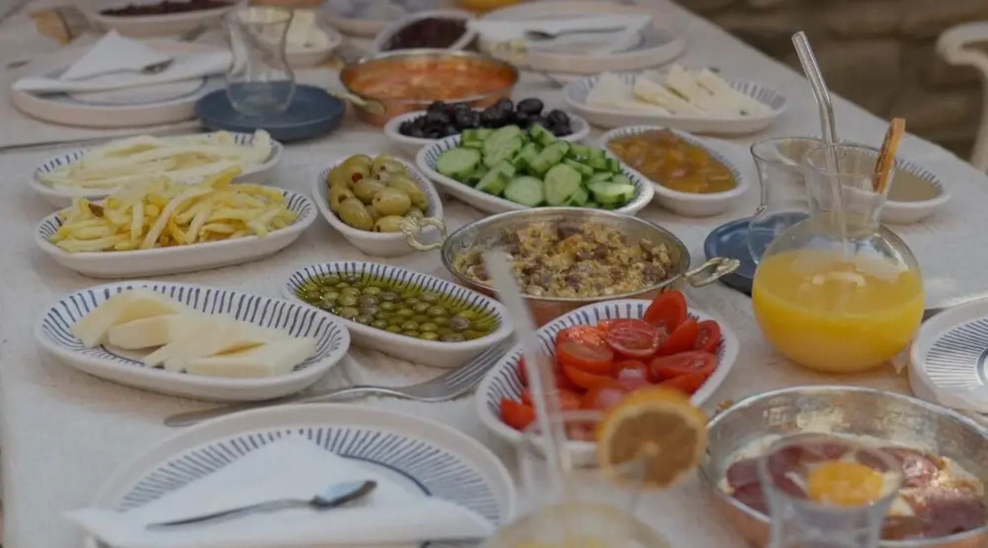 Flora Bi̇rgi̇ Taş Konak