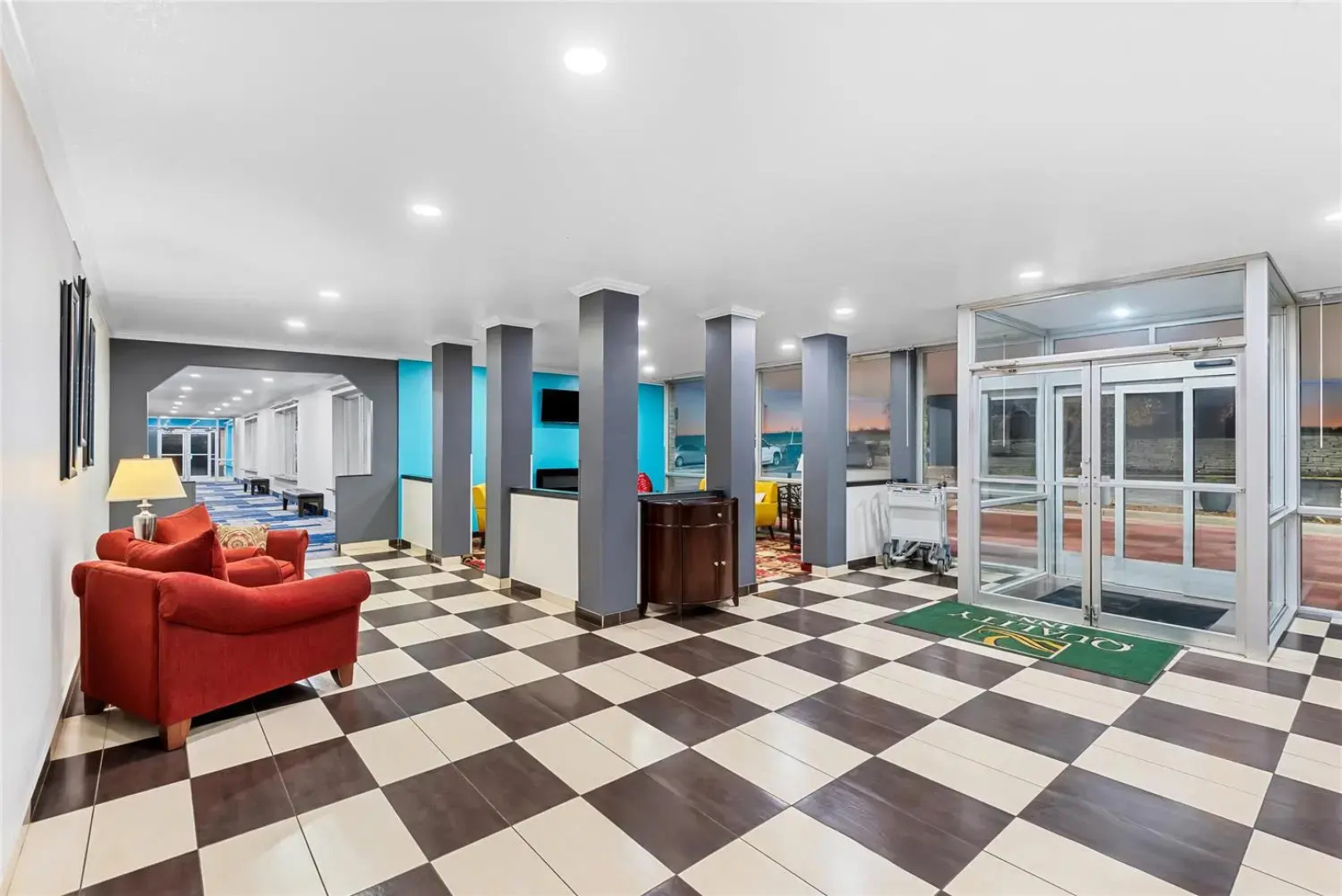 Suburban Studios Fort Dodge