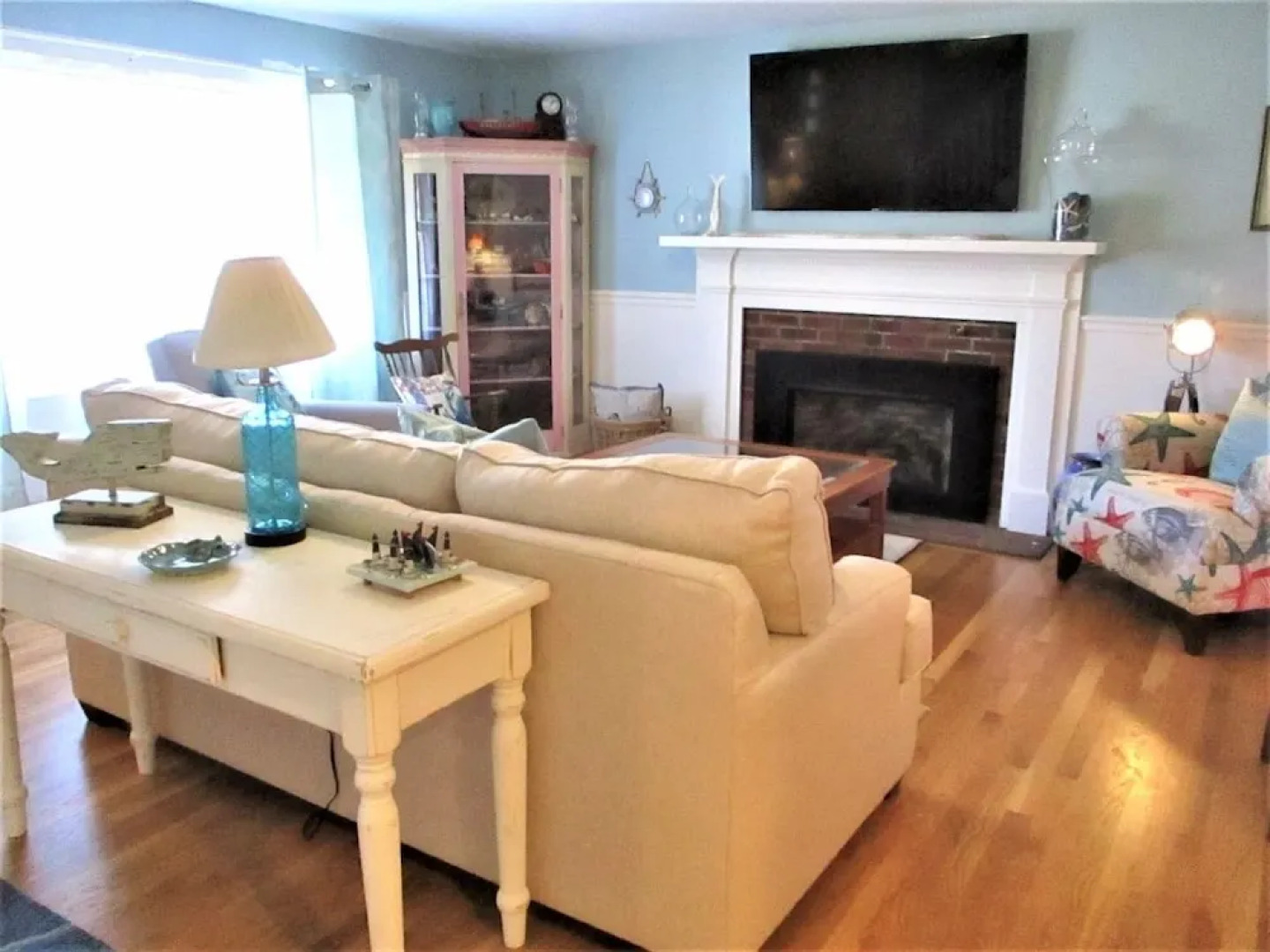 387 Strawberry Hill - 4 Bedroom House