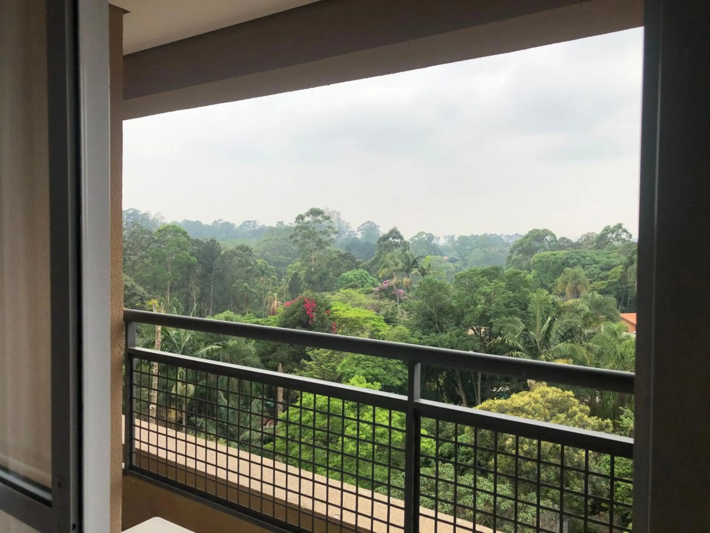 Flat Granja Viana - espaço e conforto