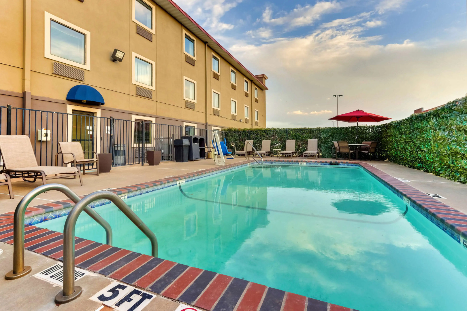 Best Western Plus University Inn & Suites