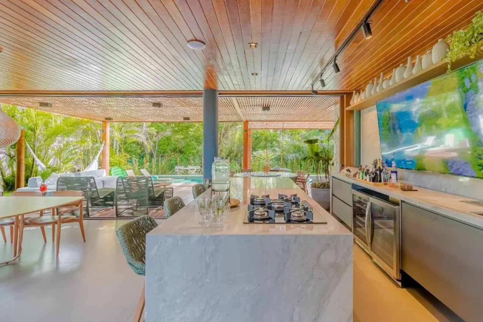 PF56 Casa Alto Padrão 6 Suítes