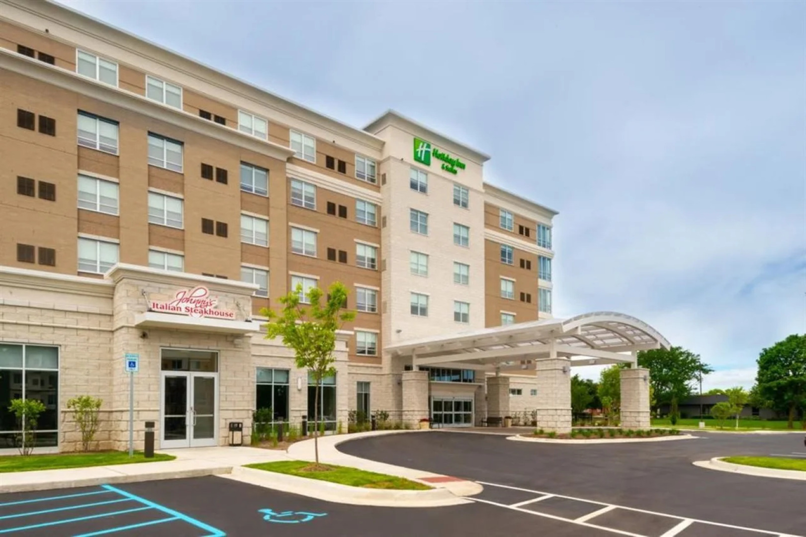 Holiday Inn Hotel & Suites Farmington Hills - Detroit NW by IHG