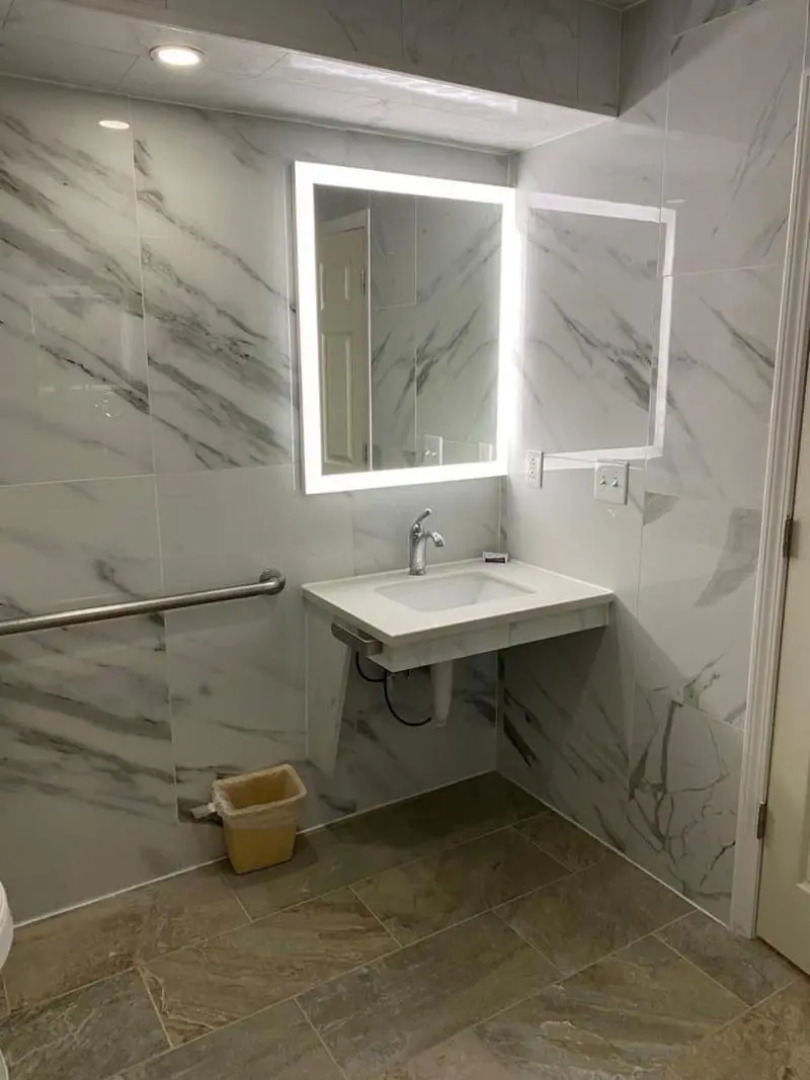 Americas Express Inn