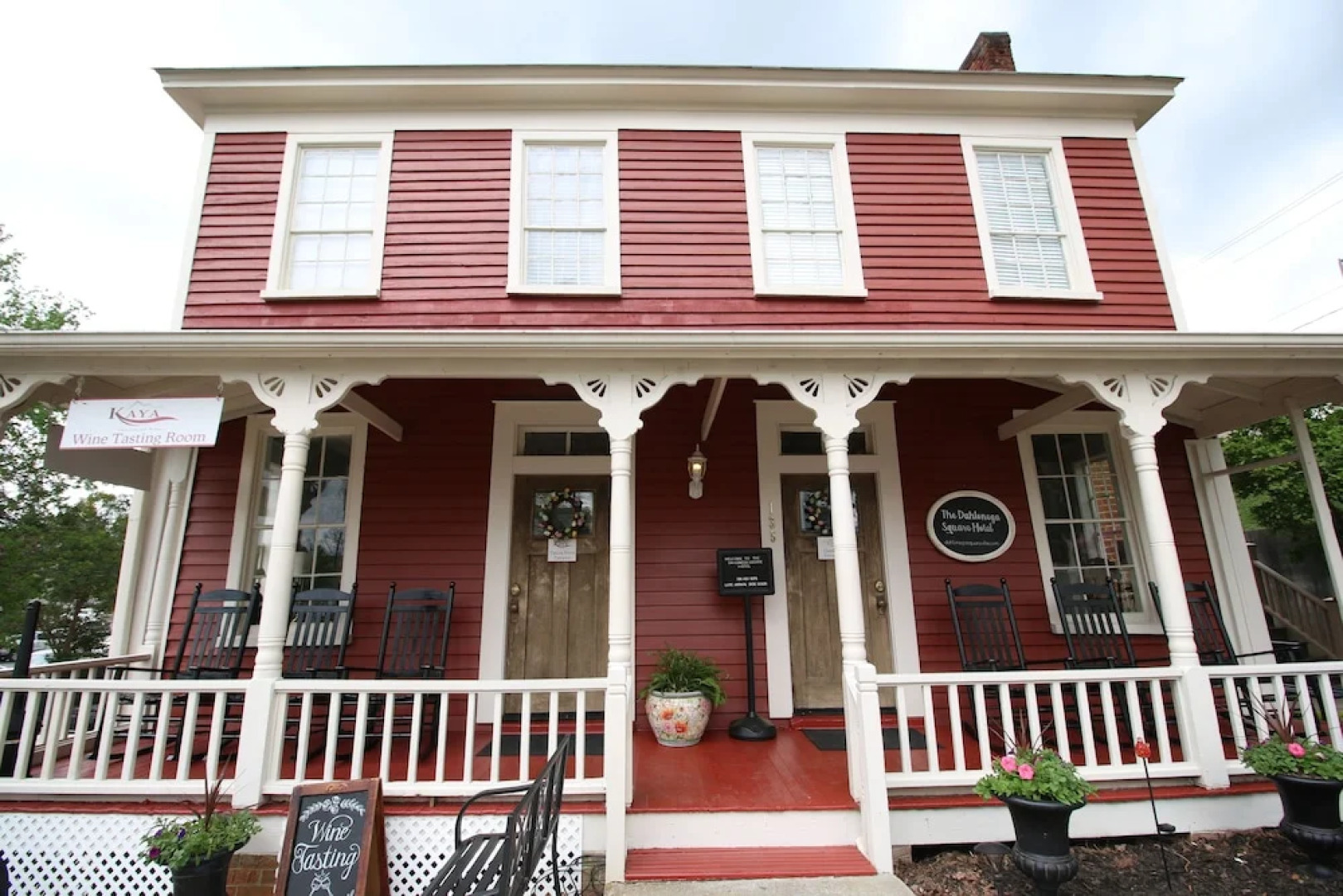 The Dahlonega Square Hotel & Villlas