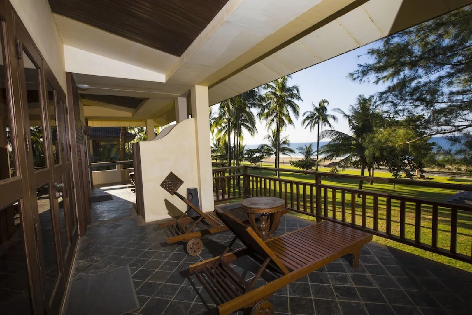 Sunny Paradise Resort