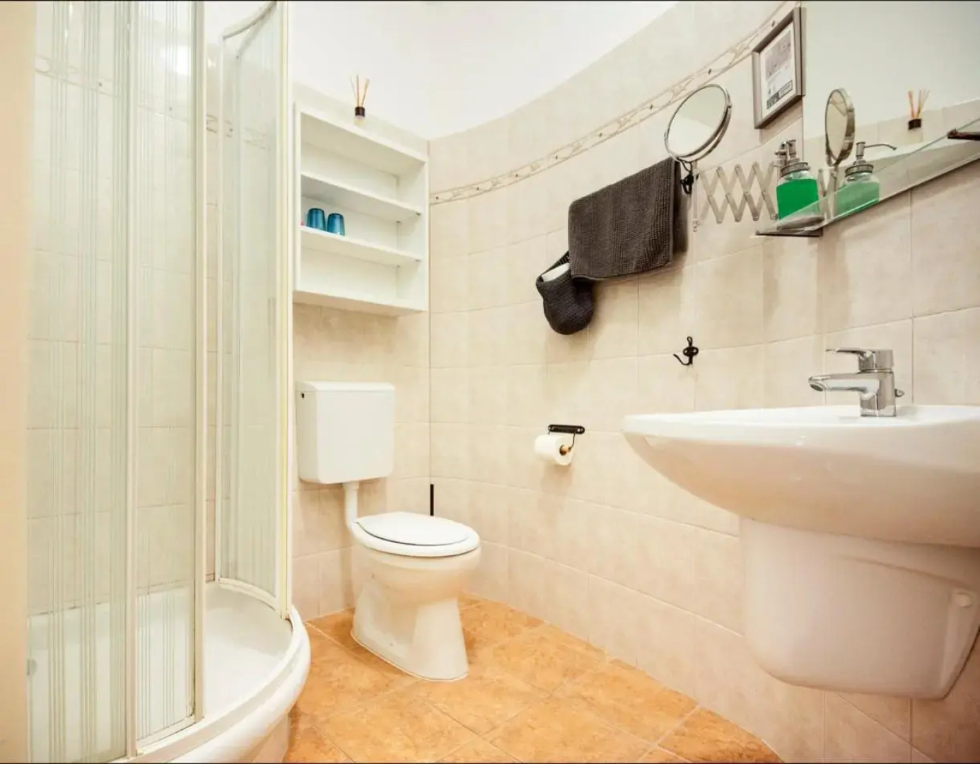 Pilisi Borház-Étterem & Panzió