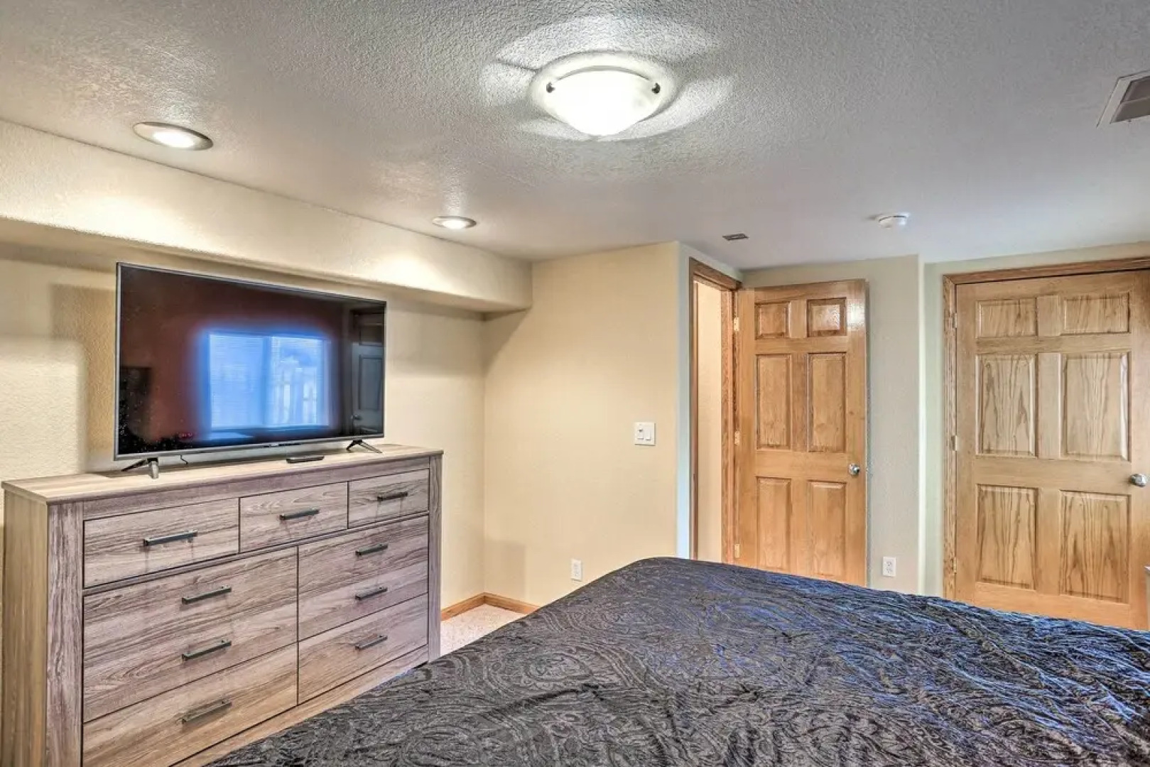 Lead Apartment ~ 5 Mi to Terry Peak Skiing!