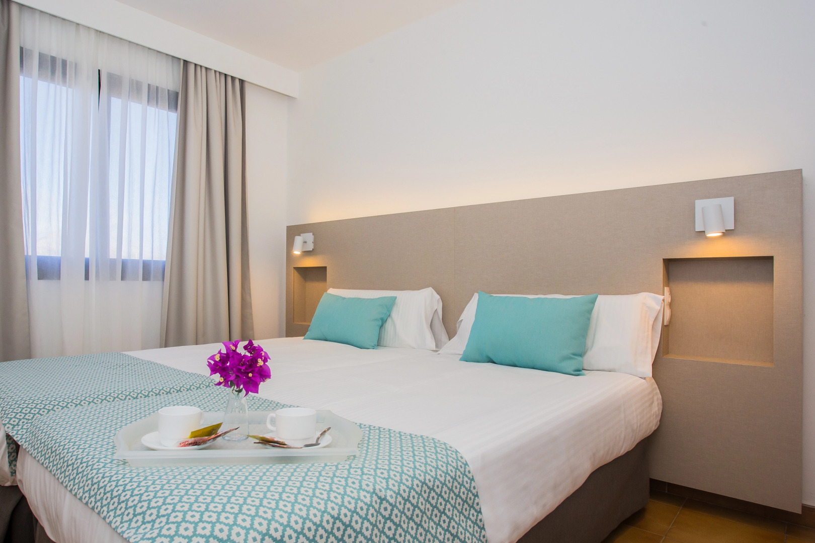 Apartamentos Los Tulipanes